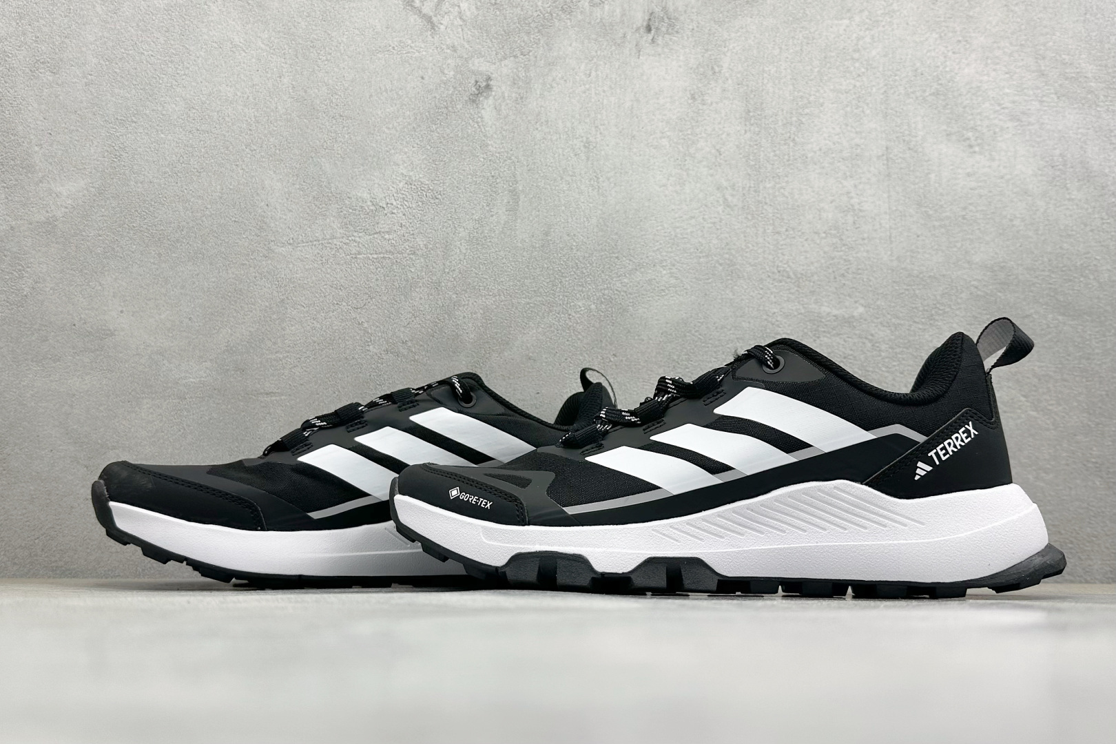 Adidas Terrex Skychaser Ax5 舒适柔软 低帮休闲登山鞋 JQ6723