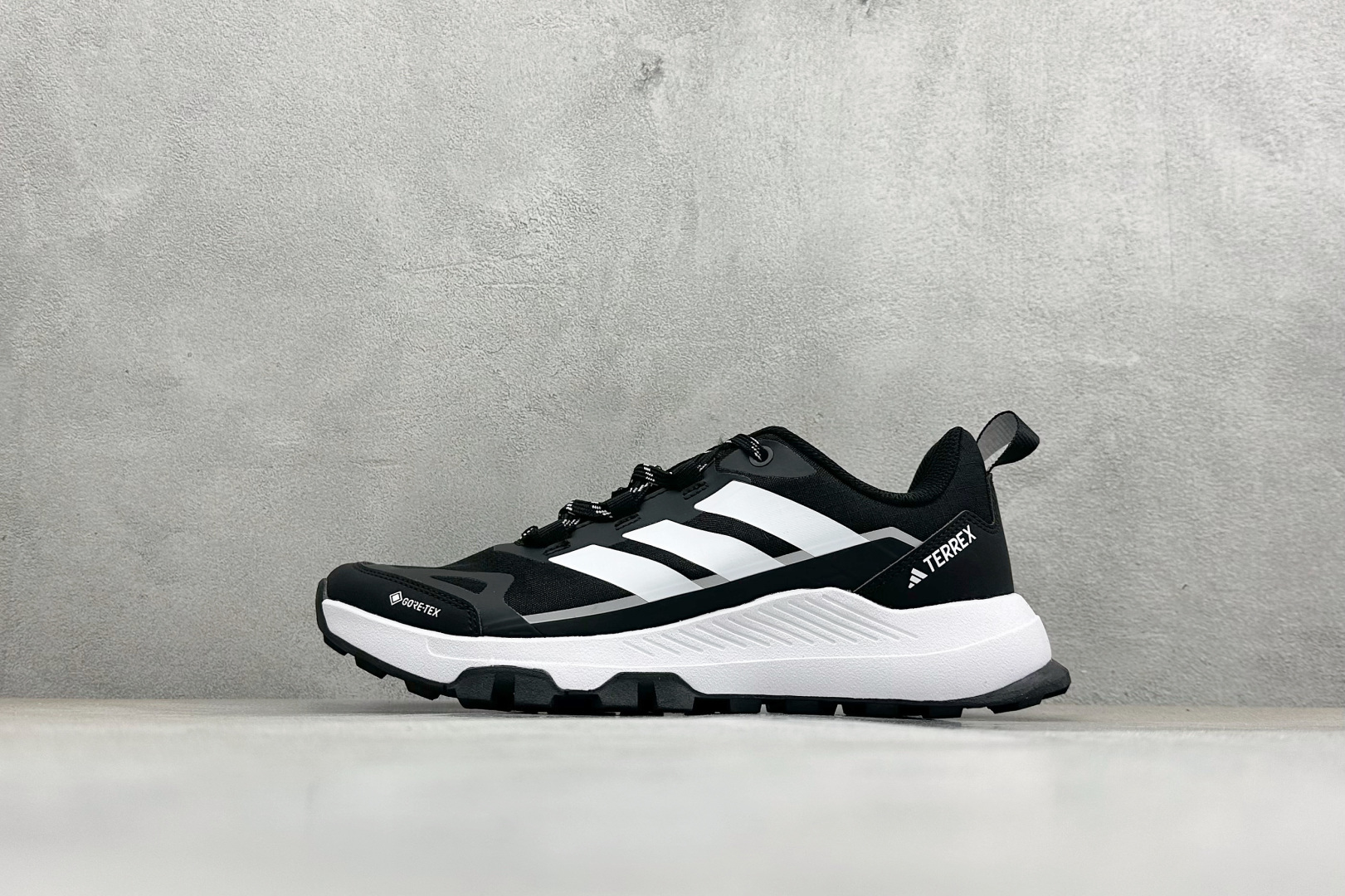 Adidas Terrex Skychaser Ax5 舒适柔软 低帮休闲登山鞋 JQ6723