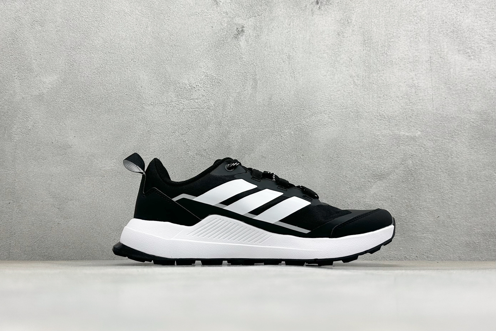 Adidas Terrex Skychaser Ax5 舒适柔软 低帮休闲登山鞋 JQ6723