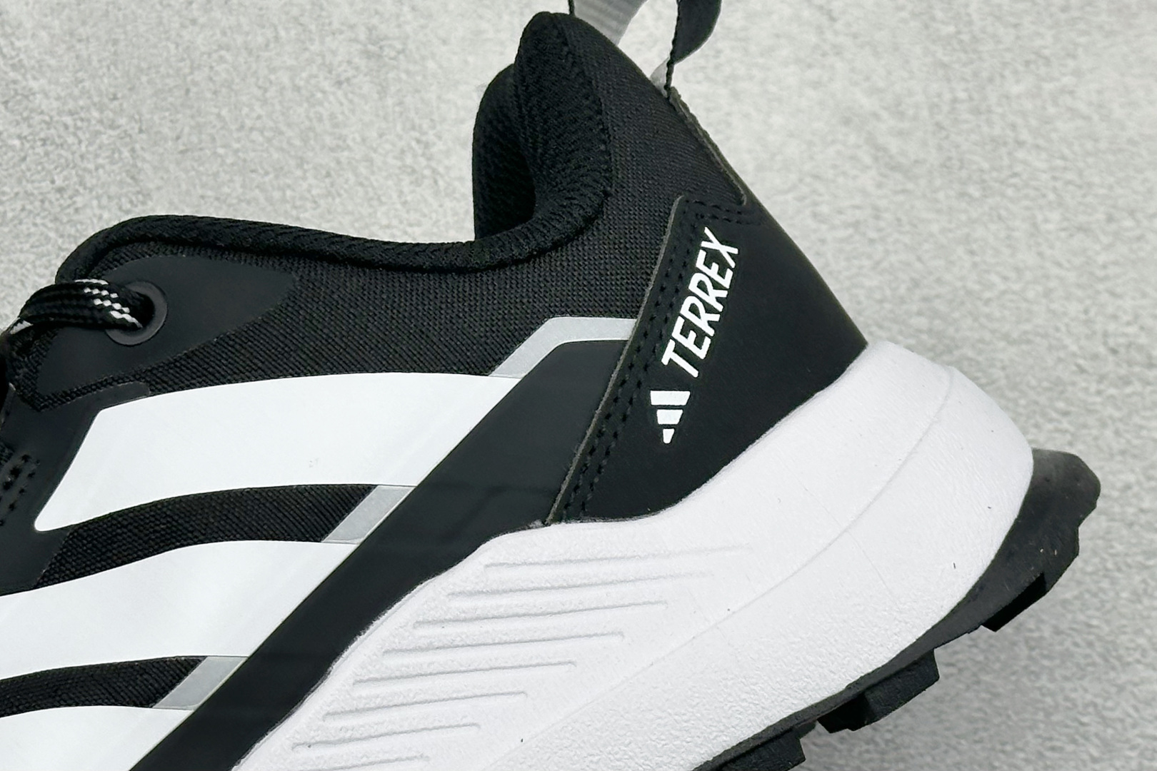 Adidas Terrex Skychaser Ax5 舒适柔软 低帮休闲登山鞋 JQ6723