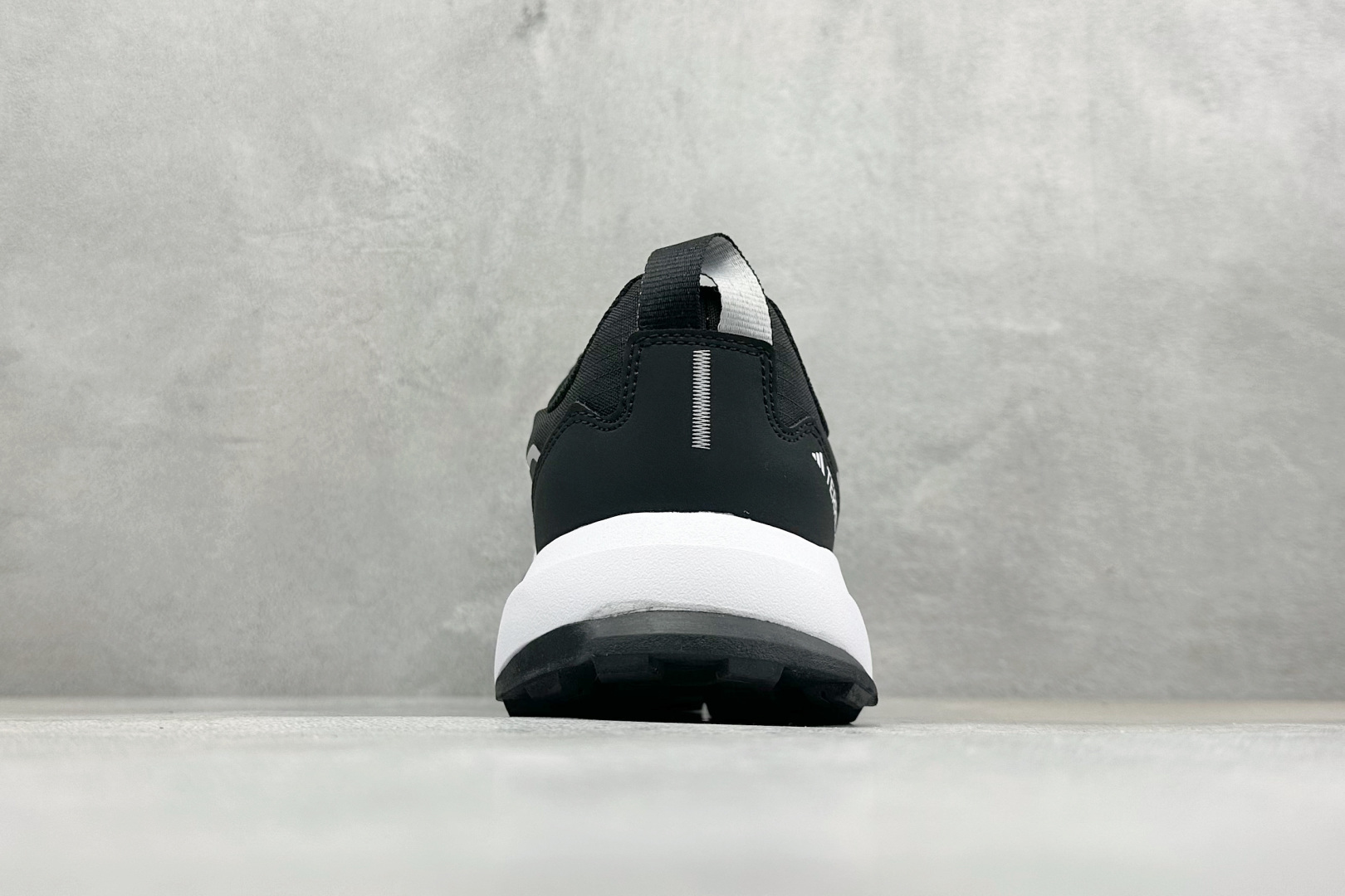 Adidas Terrex Skychaser Ax5 舒适柔软 低帮休闲登山鞋 JQ6723