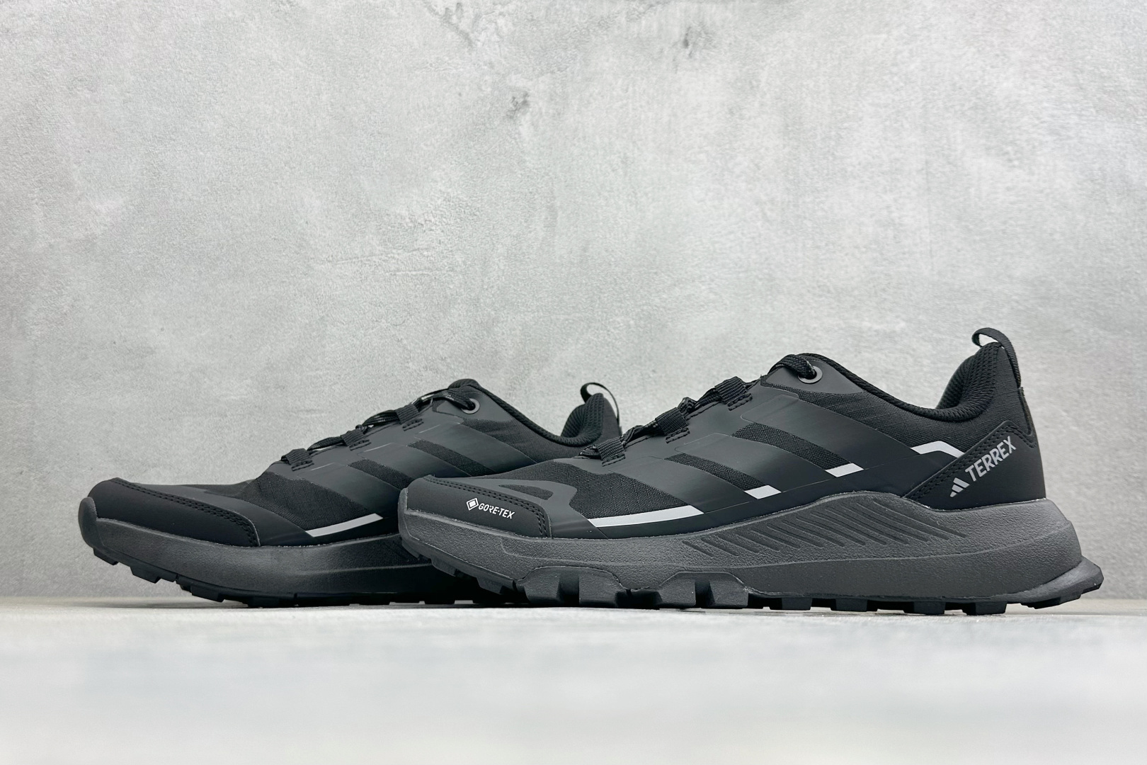 Adidas Terrex Skychaser Ax5 舒适柔软 低帮休闲登山鞋 JQ2215