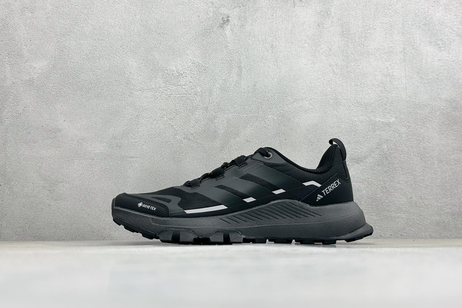 Adidas Terrex Skychaser Ax5 舒适柔软 低帮休闲登山鞋 JQ2215