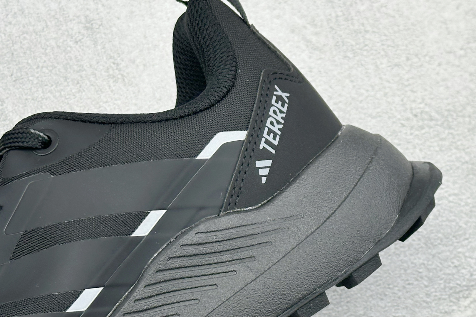 Adidas Terrex Skychaser Ax5 舒适柔软 低帮休闲登山鞋 JQ2215