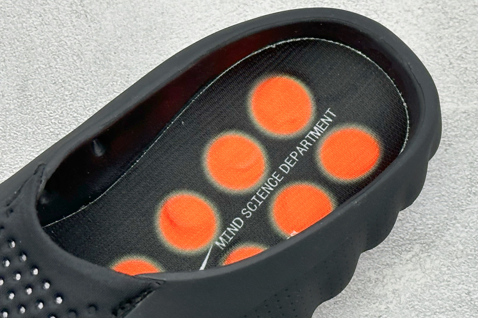 PK版Nike Mind 001 黑科技足底按摩舒适柔软包头拖鞋 4307-001 PK版Nike Mind 001 黑科技足底按摩舒适柔软包头拖鞋 4307-001