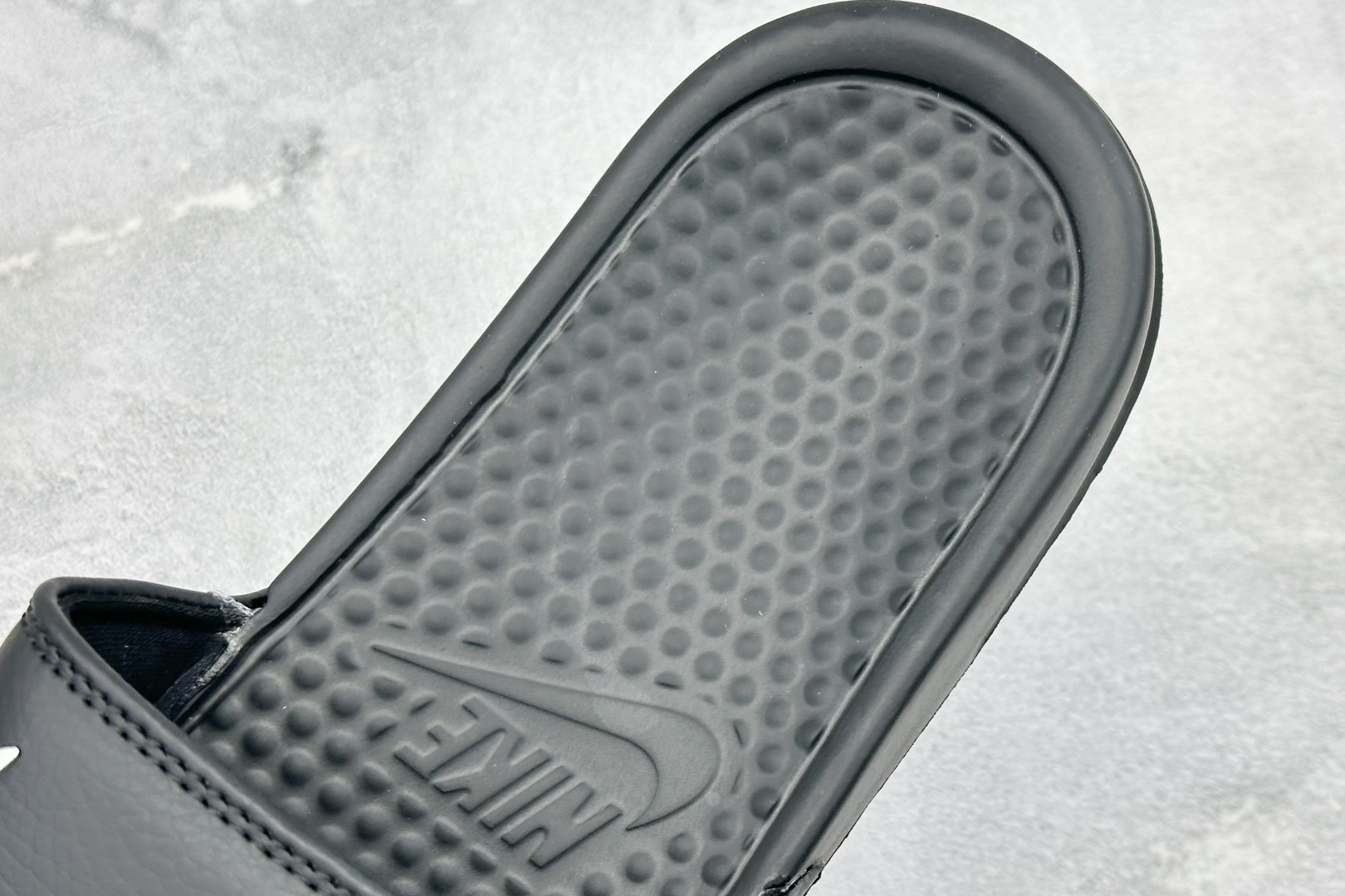 CX版Nike BENASSI SWOOSH 舒适时尚 EVA 防滑防磨减震一字拖鞋 666089-117
