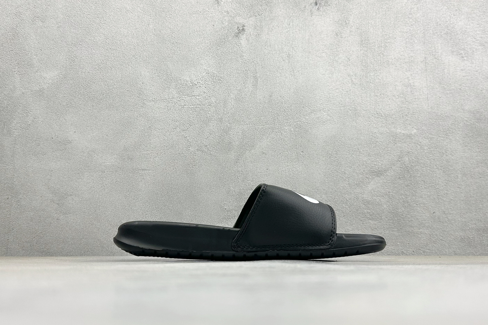 CX版Nike BENASSI SWOOSH 舒适时尚 EVA 防滑防磨减震一字拖鞋 666089-118