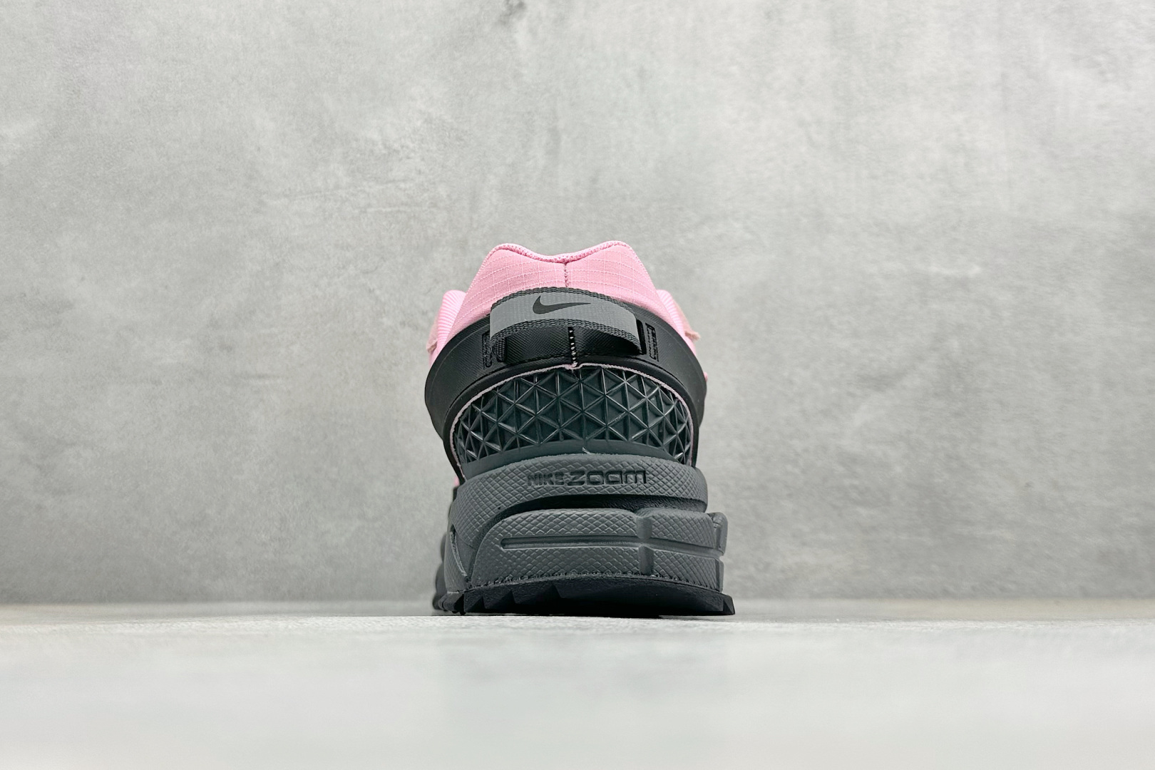 HY版Nike Zoom Vomero Roam 耐克 复古休闲运动慢跑鞋 HQ2181-003 HY版Nike Zoom Vomero Roam 耐克 复古休闲运动慢跑鞋 HQ2181-003