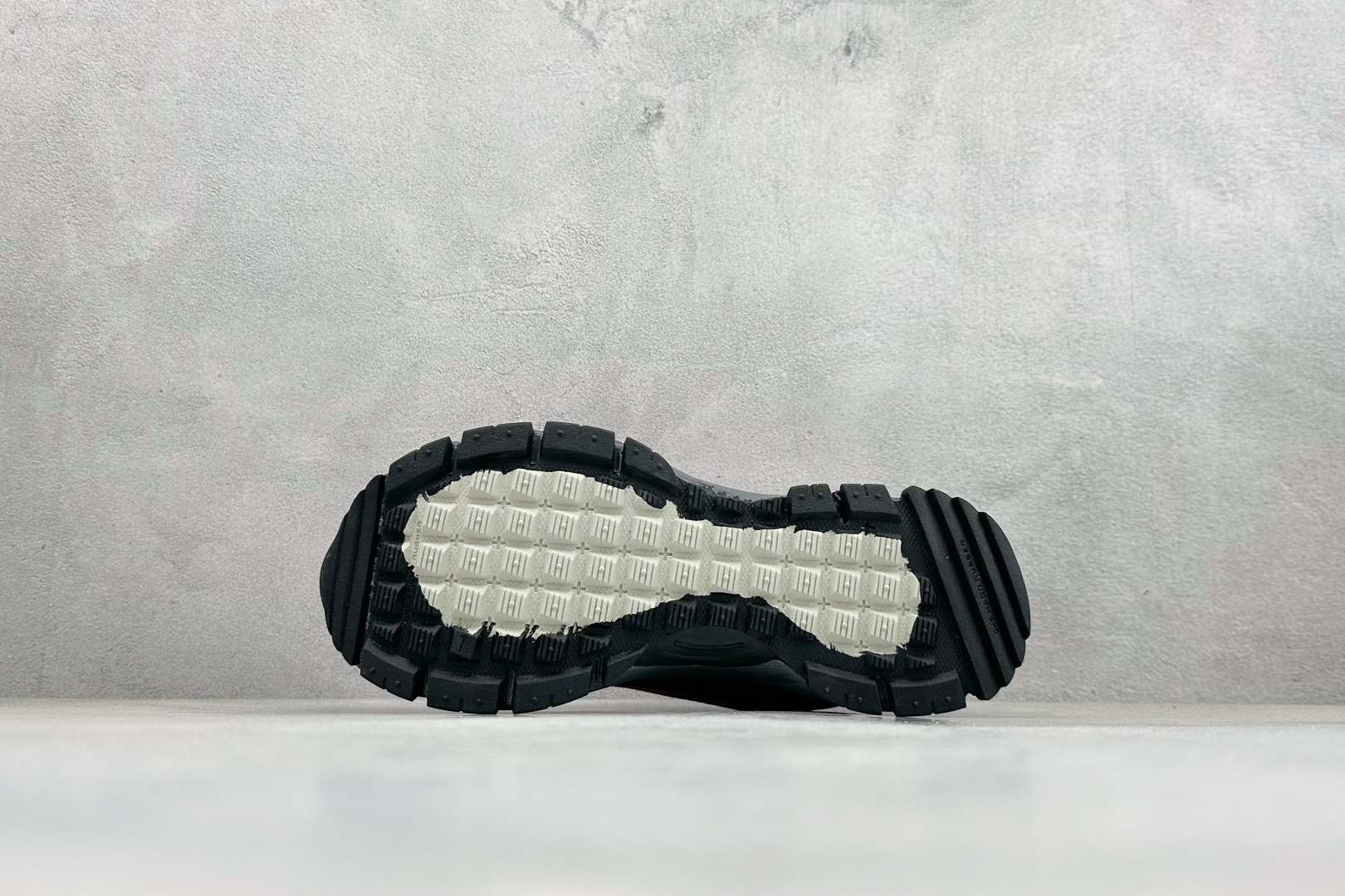HY版Nike Zoom Vomero Roam 耐克 复古休闲运动慢跑鞋 HQ2181-003 HY版Nike Zoom Vomero Roam 耐克 复古休闲运动慢跑鞋 HQ2181-003