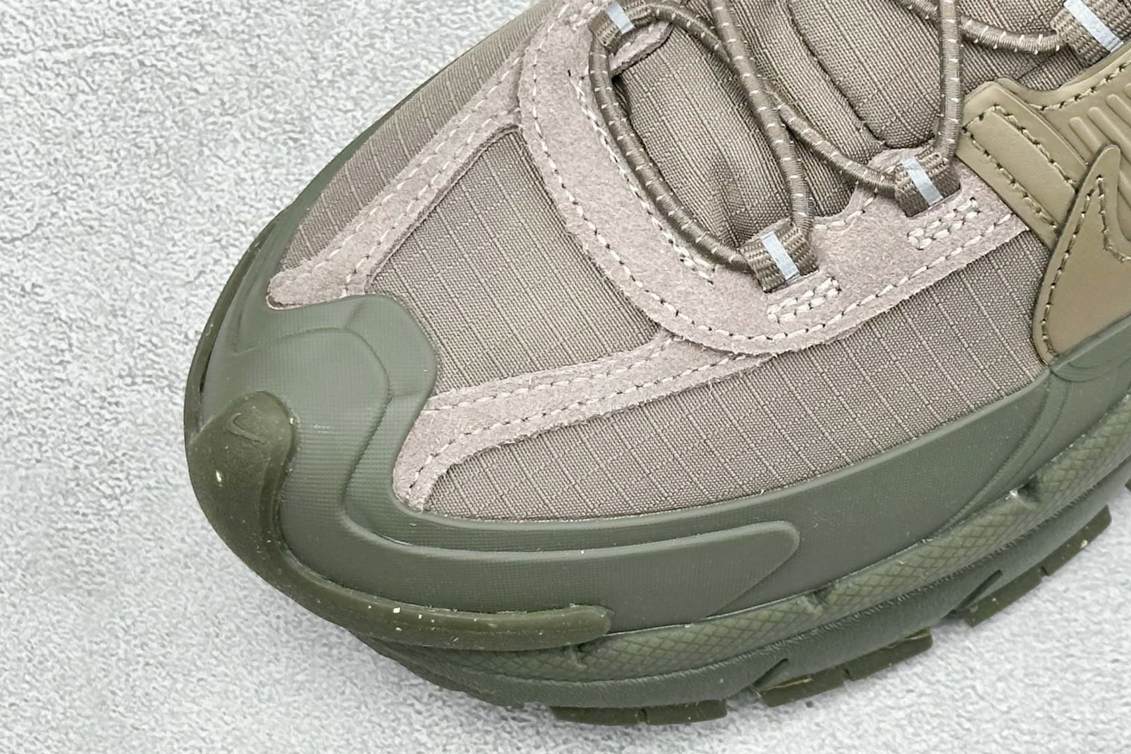 HY版Nike Zoom Vomero Roam 耐克 复古休闲运动慢跑鞋 FV2295-201 HY版Nike Zoom Vomero Roam 耐克 复古休闲运动慢跑鞋 FV2295-201