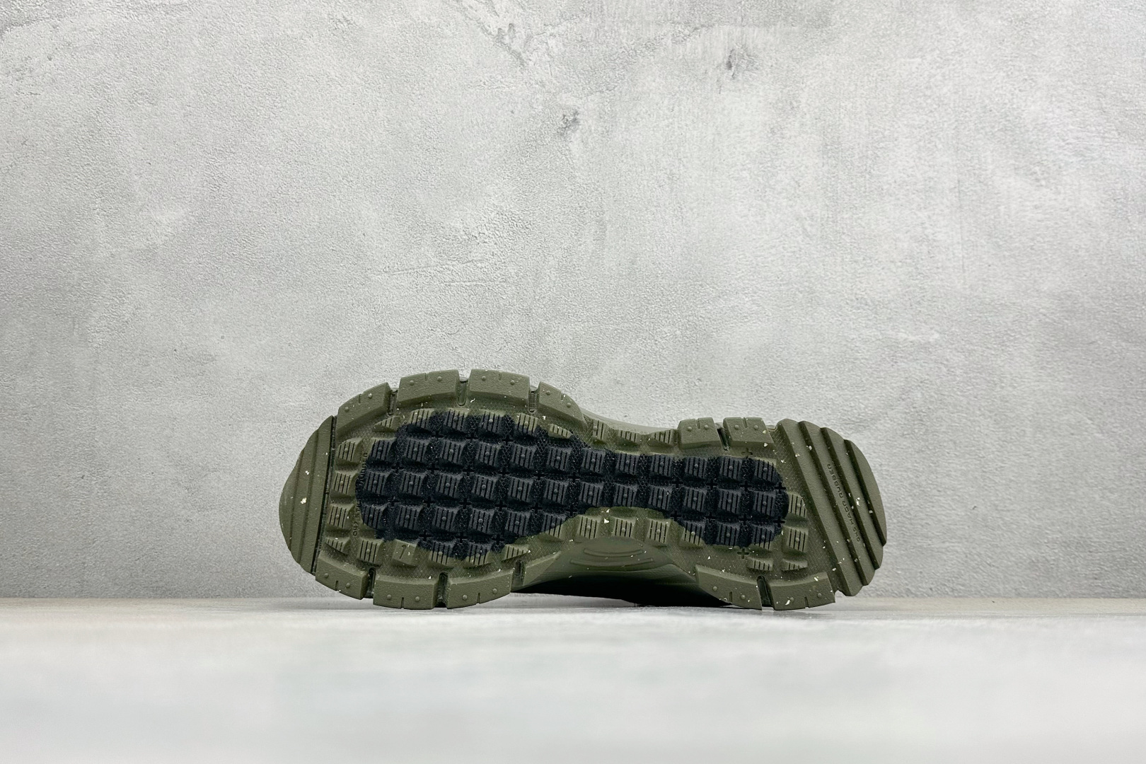 HY版Nike Zoom Vomero Roam 耐克 复古休闲运动慢跑鞋 FV2295-201 HY版Nike Zoom Vomero Roam 耐克 复古休闲运动慢跑鞋 FV2295-201