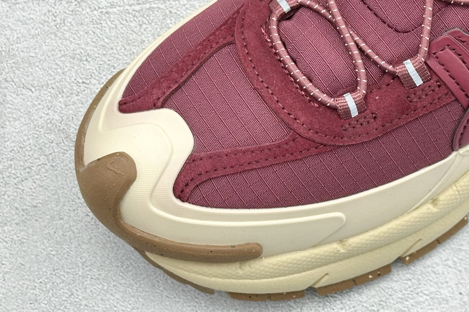 HY版Nike Zoom Vomero Roam 耐克 复古休闲运动慢跑鞋 HQ2181-700