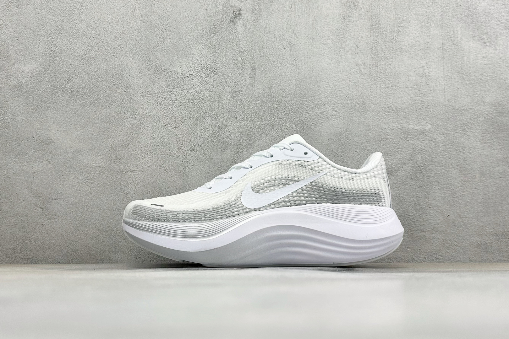 CH版Nike Journey Run 减震防滑耐磨低帮休闲跑步鞋 FB7765-001 CH版Nike Journey Run 减震防滑耐磨低帮休闲跑步鞋 FB7765-001