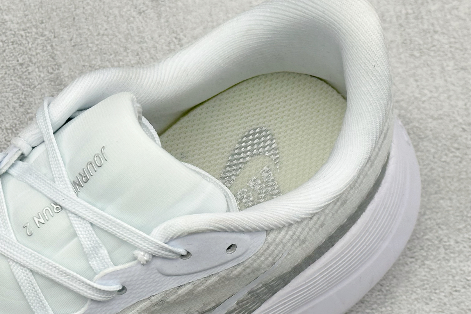 CH版Nike Journey Run 减震防滑耐磨低帮休闲跑步鞋 FB7765-001 CH版Nike Journey Run 减震防滑耐磨低帮休闲跑步鞋 FB7765-001