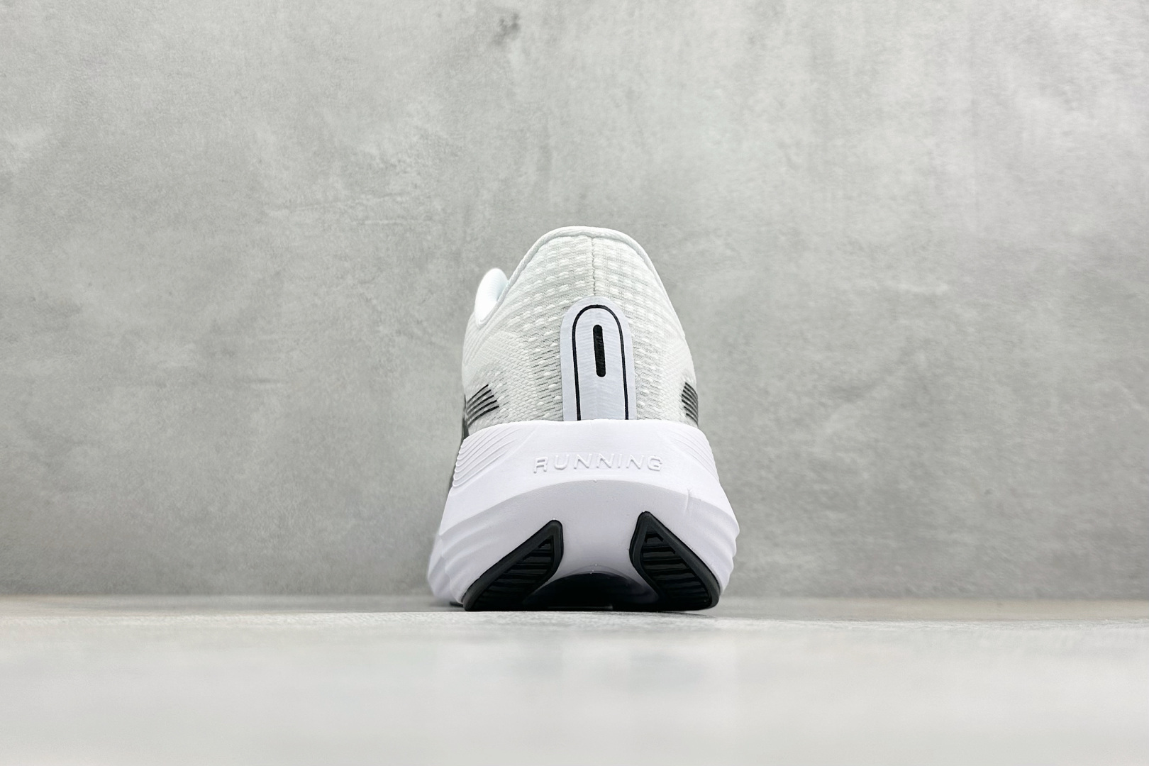 CH版Nike Journey Run 减震防滑耐磨低帮休闲跑步鞋 FB7765-006 CH版Nike Journey Run 减震防滑耐磨低帮休闲跑步鞋 FB7765-006