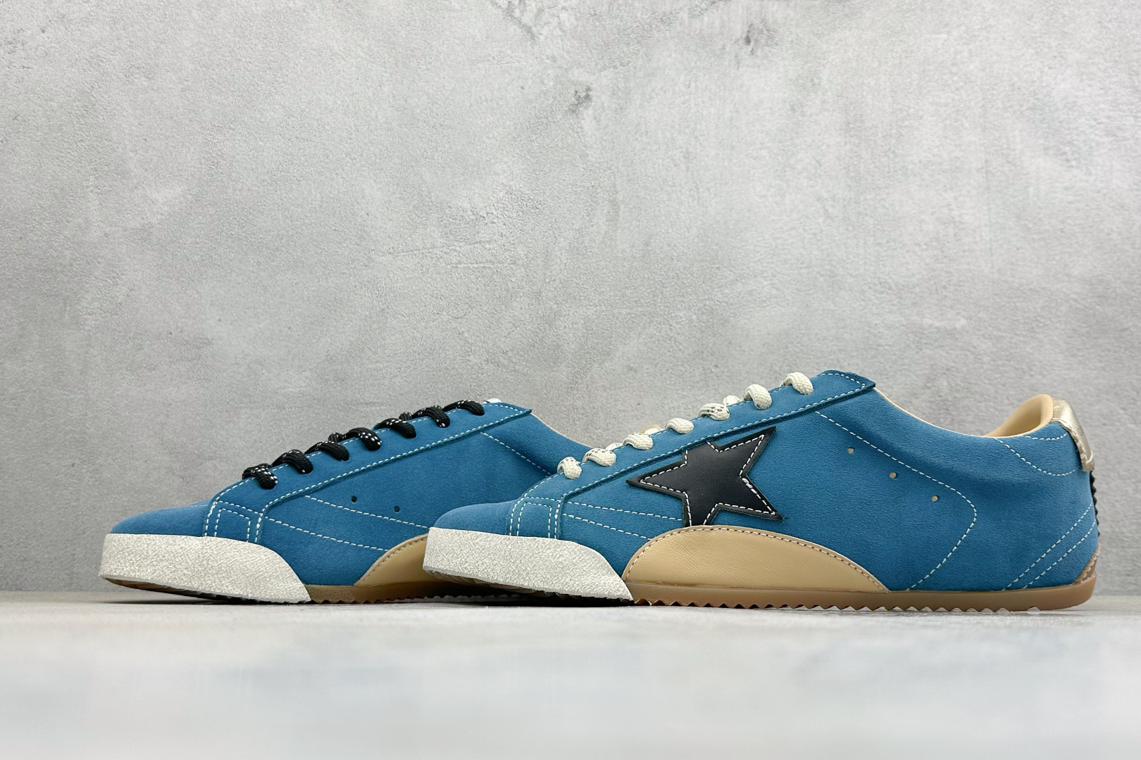 Golden Goose True Star 25s最新款 易烊千玺 萱美 王一博 朱亚文同款小红书爆款运动鞋 Golden Goose True Star 25s最新款 易烊千玺 萱美 王一博 朱亚文同款小红书爆款运动鞋