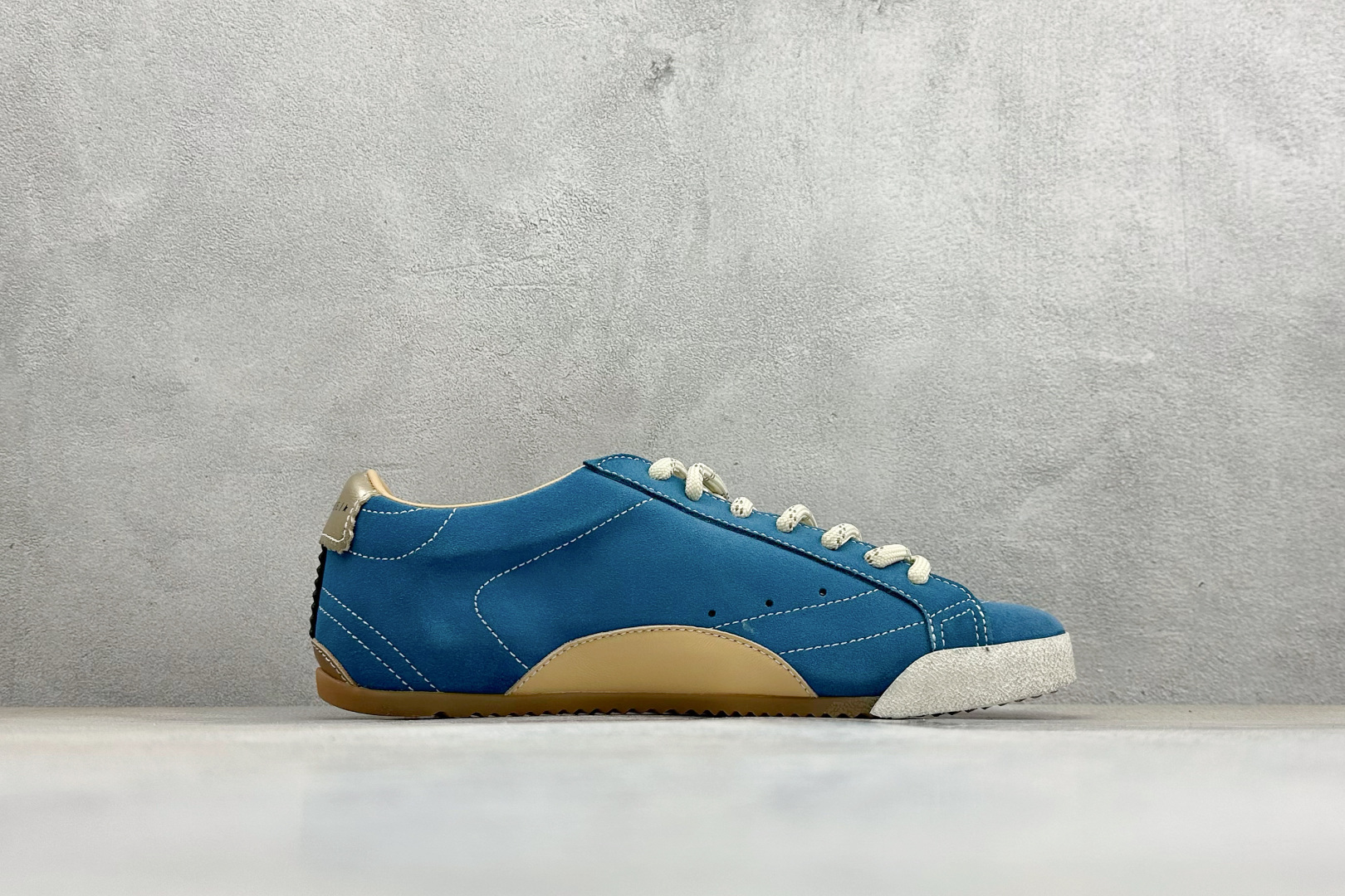 Golden Goose True Star 25s最新款 易烊千玺 萱美 王一博 朱亚文同款小红书爆款运动鞋 Golden Goose True Star 25s最新款 易烊千玺 萱美 王一博 朱亚文同款小红书爆款运动鞋