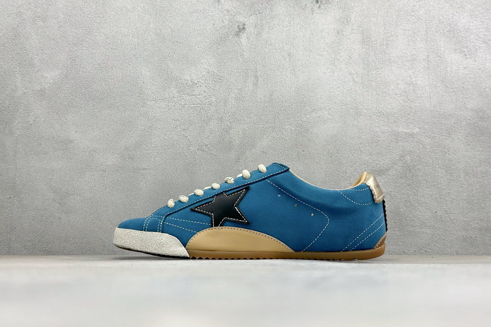 Golden Goose True Star 25s最新款 易烊千玺 萱美 王一博 朱亚文同款小红书爆款运动鞋 Golden Goose True Star 25s最新款 易烊千玺 萱美 王一博 朱亚文同款小红书爆款运动鞋