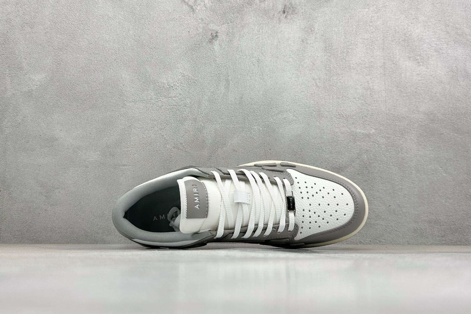 顶级代购版本AMIRI Skel Low Sneakers 洛杉矶街头之王 高奢·埃米尔 骨骼板鞋 MFS003-043 顶级代购版本AMIRI Skel Low Sneakers 洛杉矶街头之王 高奢·埃米尔 骨骼板鞋 MFS003-043