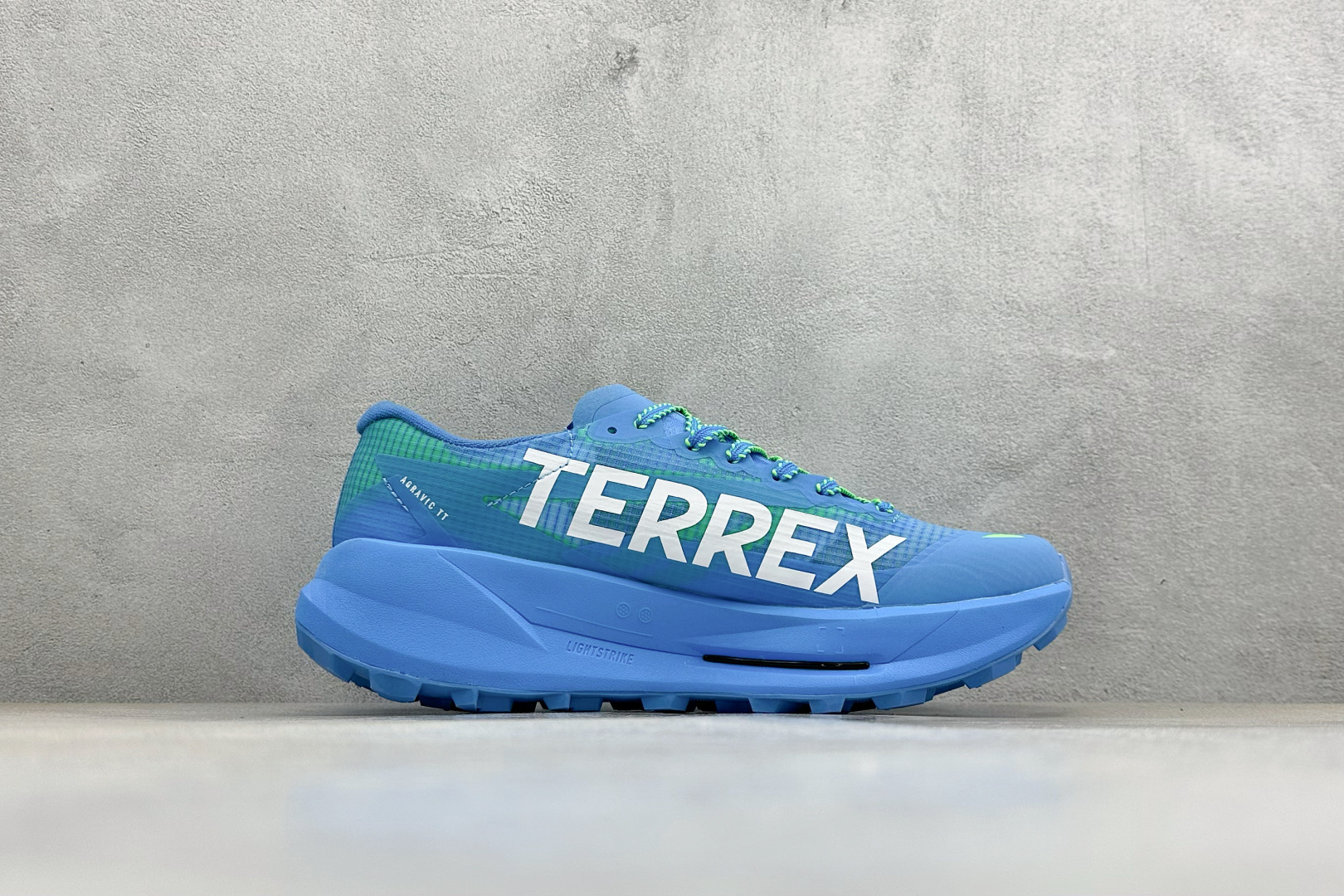 Adidas Terrex Agravic Speedult 2 阿迪超轻透气缓震跑鞋 三叶草清风系列 网面透气鞋面 穿孔气垫 HP0979 Adidas Terrex Agravic Speedult 2 阿迪超轻透气缓震跑鞋 三叶草清风系列 网面透气鞋面 穿孔气垫 HP0979