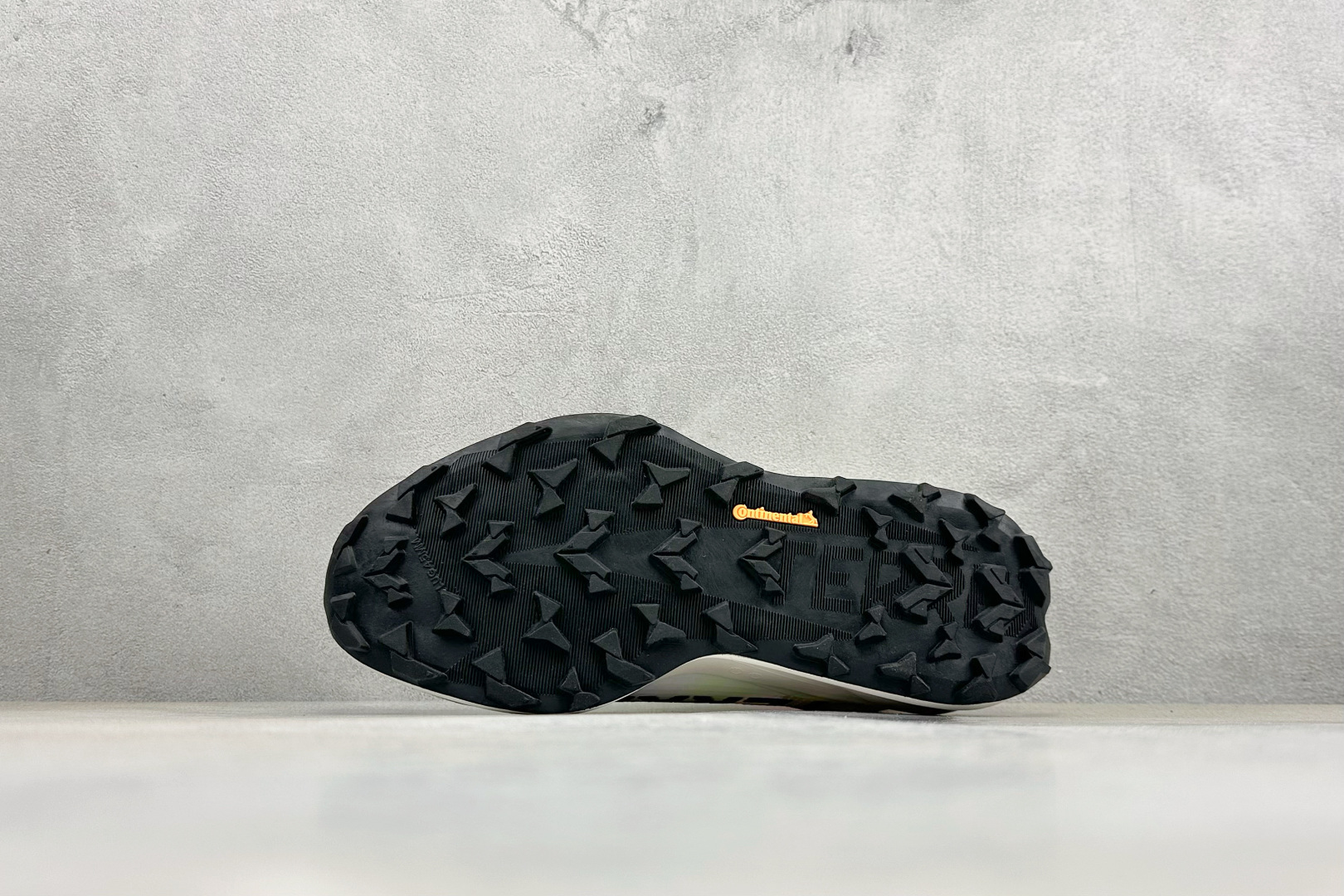 Adidas Terrex Agravic Speedult 2 阿迪超轻透气缓震跑鞋 三叶草清风系列 网面透气鞋面 穿孔气垫 HP7011 Adidas Terrex Agravic Speedult 2 阿迪超轻透气缓震跑鞋 三叶草清风系列 网面透气鞋面 穿孔气垫 HP7011