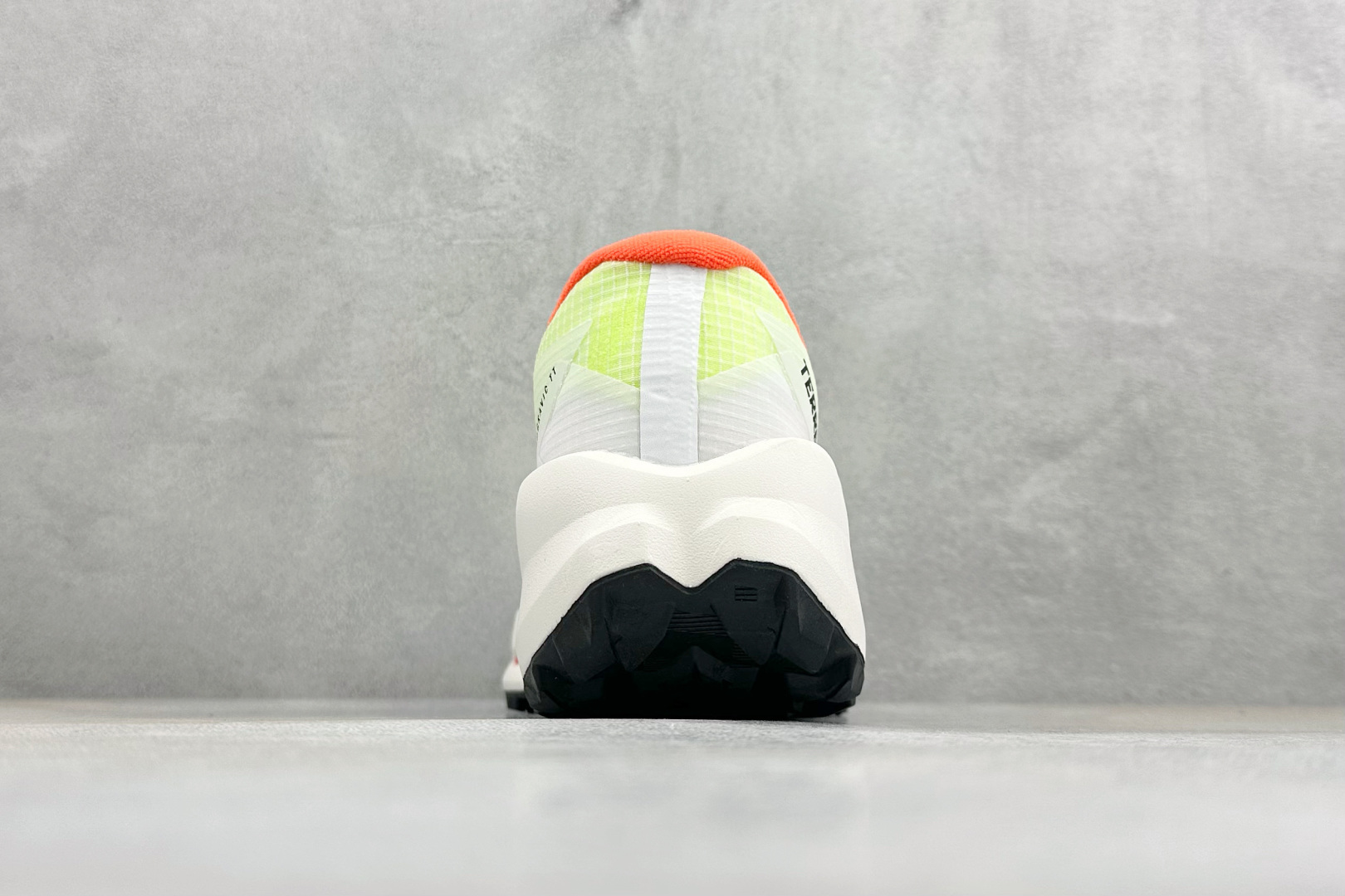 Adidas Terrex Agravic Speedult 2 阿迪超轻透气缓震跑鞋 三叶草清风系列 网面透气鞋面 穿孔气垫 HP7011 Adidas Terrex Agravic Speedult 2 阿迪超轻透气缓震跑鞋 三叶草清风系列 网面透气鞋面 穿孔气垫 HP7011