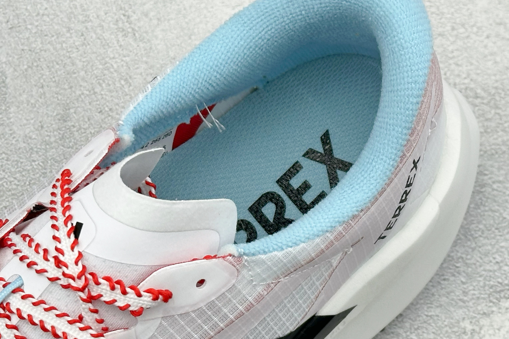 Adidas Terrex Agravic Speedult 2 阿迪超轻透气缓震跑鞋 三叶草清风系列 网面透气鞋面 穿孔气垫 HP3767 Adidas Terrex Agravic Speedult 2 阿迪超轻透气缓震跑鞋 三叶草清风系列 网面透气鞋面 穿孔气垫 HP3767