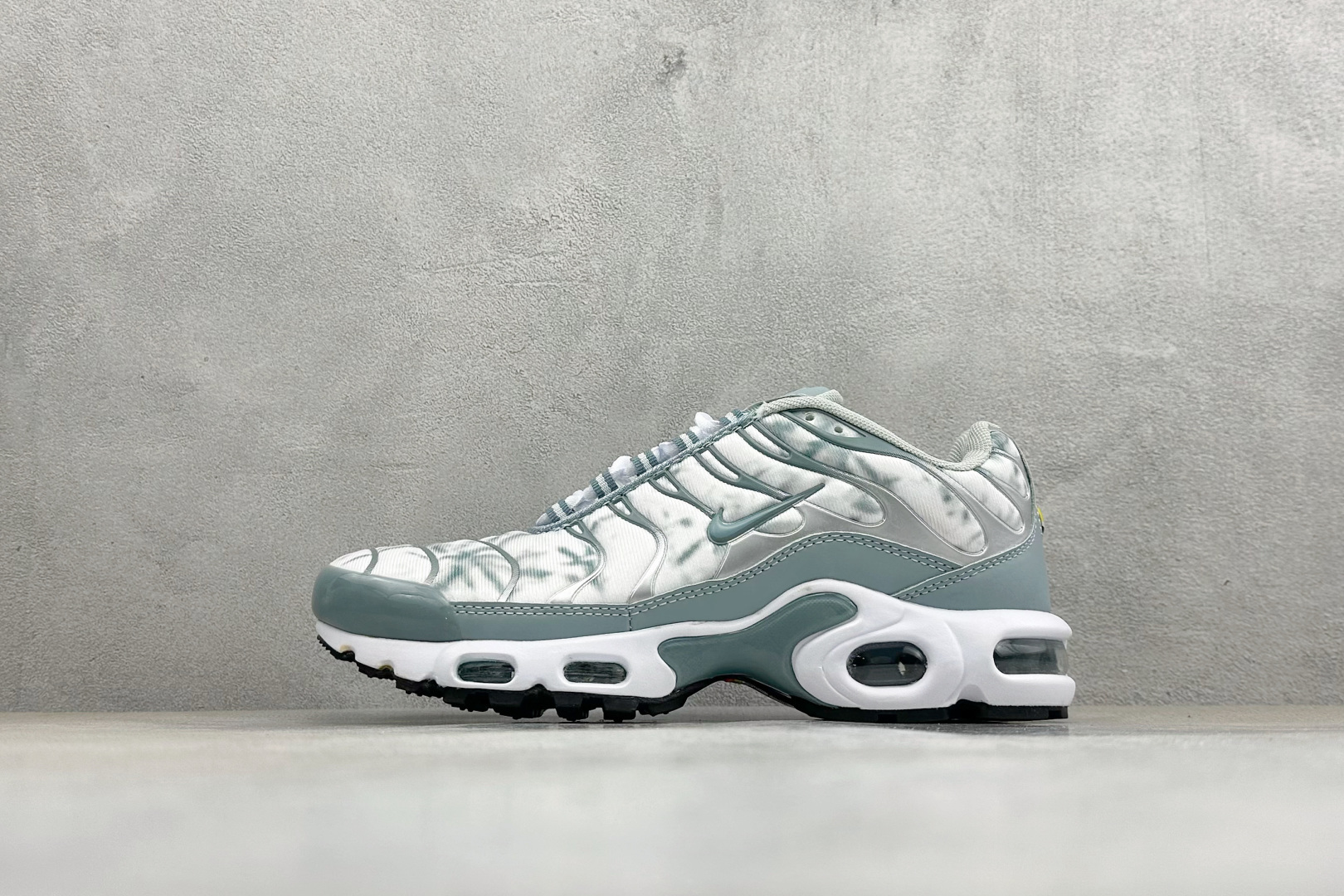 福利特价 Nike Air Max Plus 跑步鞋 全新一比一高端版本 准备做到Max全系列 真真的市