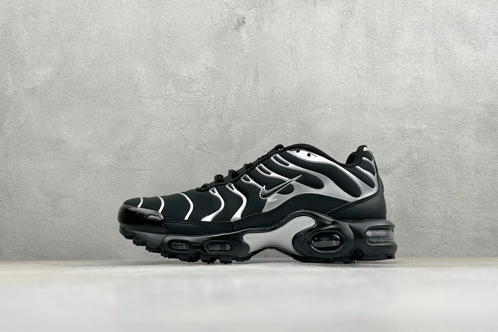 福利特价 Nike Air Max Plus 跑步鞋 全新一比一高端版本 准备做到Max全系列 真真的市