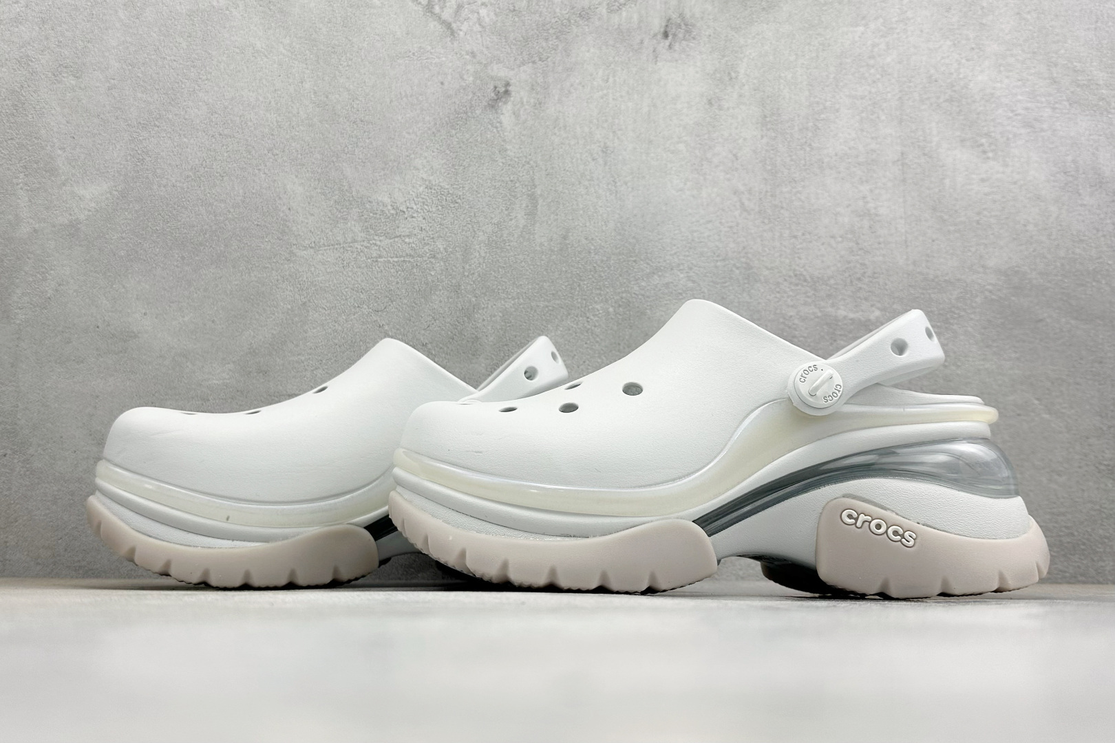 170 K原装 Crocs卡洛驰 小海豚 212811-1NK-Chinese UA Cheap High Quatity Brand Clothes Bags handbags Sneakers wholesale wholesaler seller from China Factory suppliers Fashion Clothing Shoes best Quality Beautiful Price 170 K原装 Crocs卡洛驰 小海豚 212811-1NK
