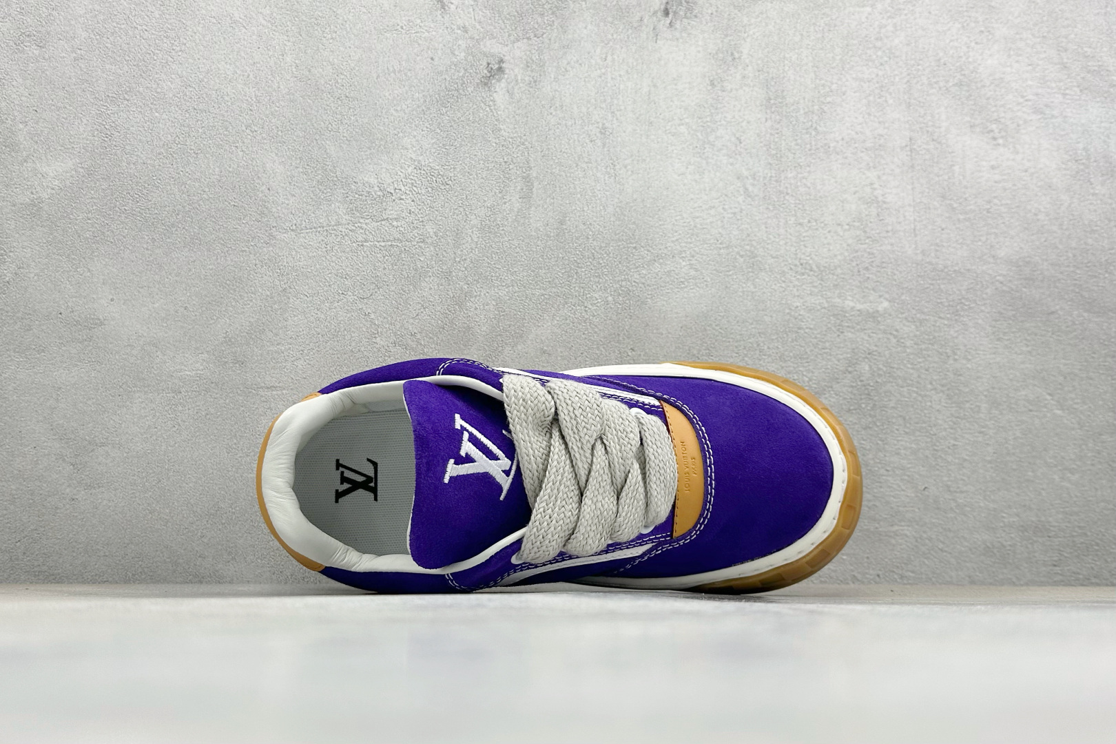 450 LOUIS VUITTON Tilted系列 2026早春全新上架 Tilted Low Sneakers系列低帮复古休闲运动板鞋 广-Chinese UA Cheap High Quatity Brand Clothes Bags handbags Sneakers wholesale wholesaler seller from China Factory suppliers Fashion Clothing Shoes best Quality Beautiful Price 450 LOUIS VUITTON Tilted系列 2026早春全新上架 Tilted Low Sneakers系列低帮复古休闲运动板鞋 广