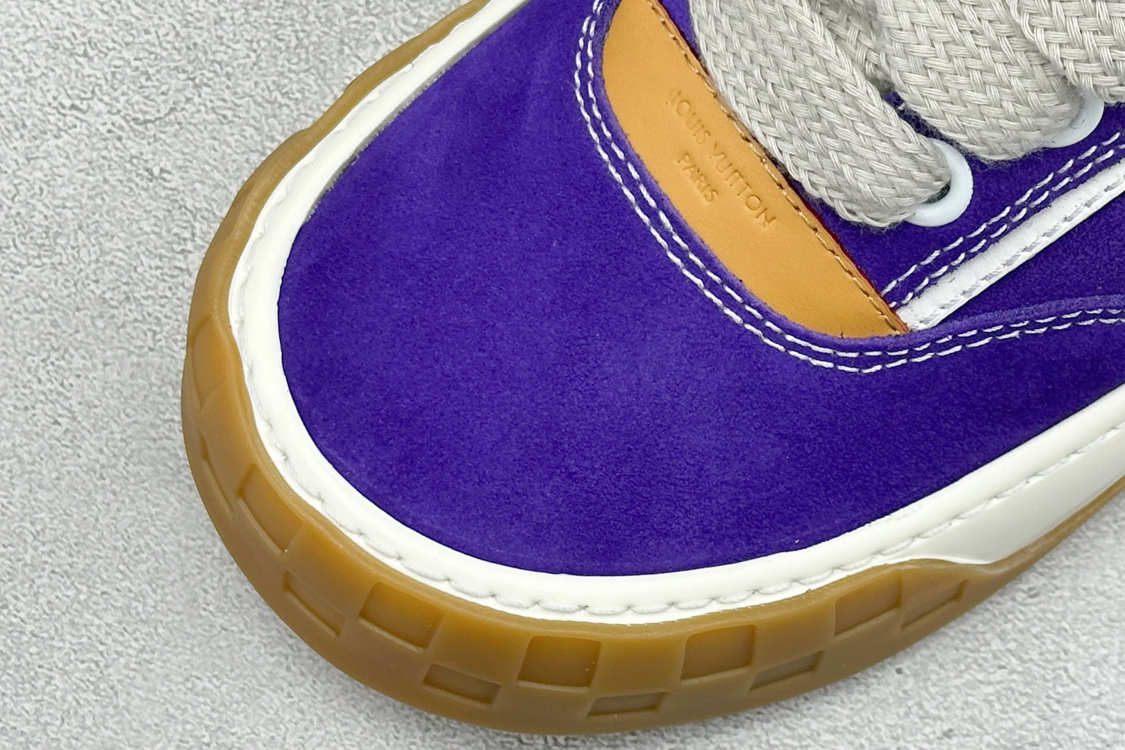 450 LOUIS VUITTON Tilted系列 2026早春全新上架 Tilted Low Sneakers系列低帮复古休闲运动板鞋 广-Chinese UA Cheap High Quatity Brand Clothes Bags handbags Sneakers wholesale wholesaler seller from China Factory suppliers Fashion Clothing Shoes best Quality Beautiful Price 450 LOUIS VUITTON Tilted系列 2026早春全新上架 Tilted Low Sneakers系列低帮复古休闲运动板鞋 广
