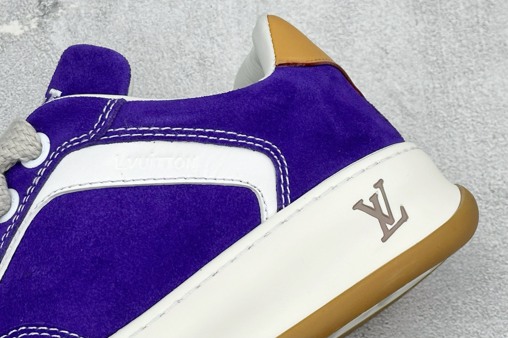 450 LOUIS VUITTON Tilted系列 2026早春全新上架 Tilted Low Sneakers系列低帮复古休闲运动板鞋 广-Chinese UA Cheap High Quatity Brand Clothes Bags handbags Sneakers wholesale wholesaler seller from China Factory suppliers Fashion Clothing Shoes best Quality Beautiful Price 450 LOUIS VUITTON Tilted系列 2026早春全新上架 Tilted Low Sneakers系列低帮复古休闲运动板鞋 广