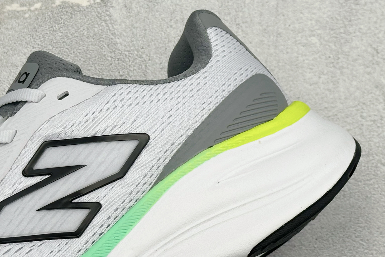 200 New Balance NB Fresh Foam 舒适运动织物防滑耐磨低帮马拉松跑步鞋 MMOR68L