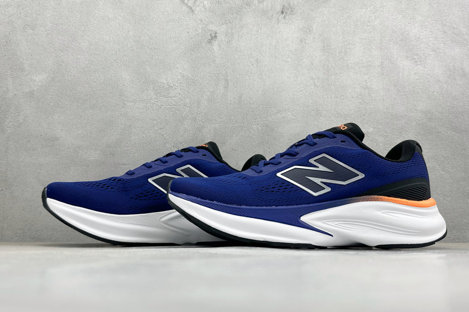 200 New Balance NB Fresh Foam 舒适运动织物防滑耐磨低帮马拉松跑步鞋 MMOR68K