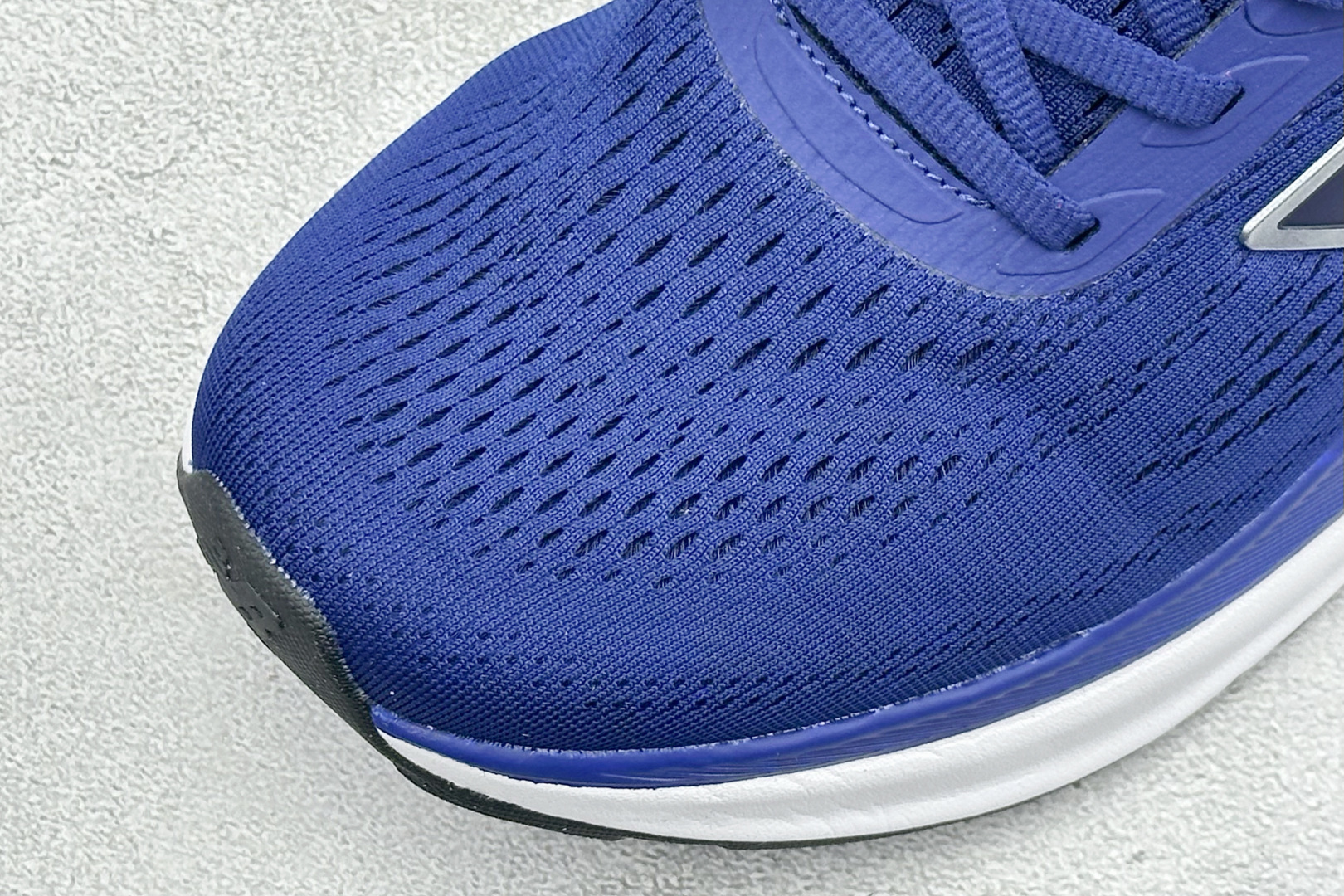200 New Balance NB Fresh Foam 舒适运动织物防滑耐磨低帮马拉松跑步鞋 MMOR68K