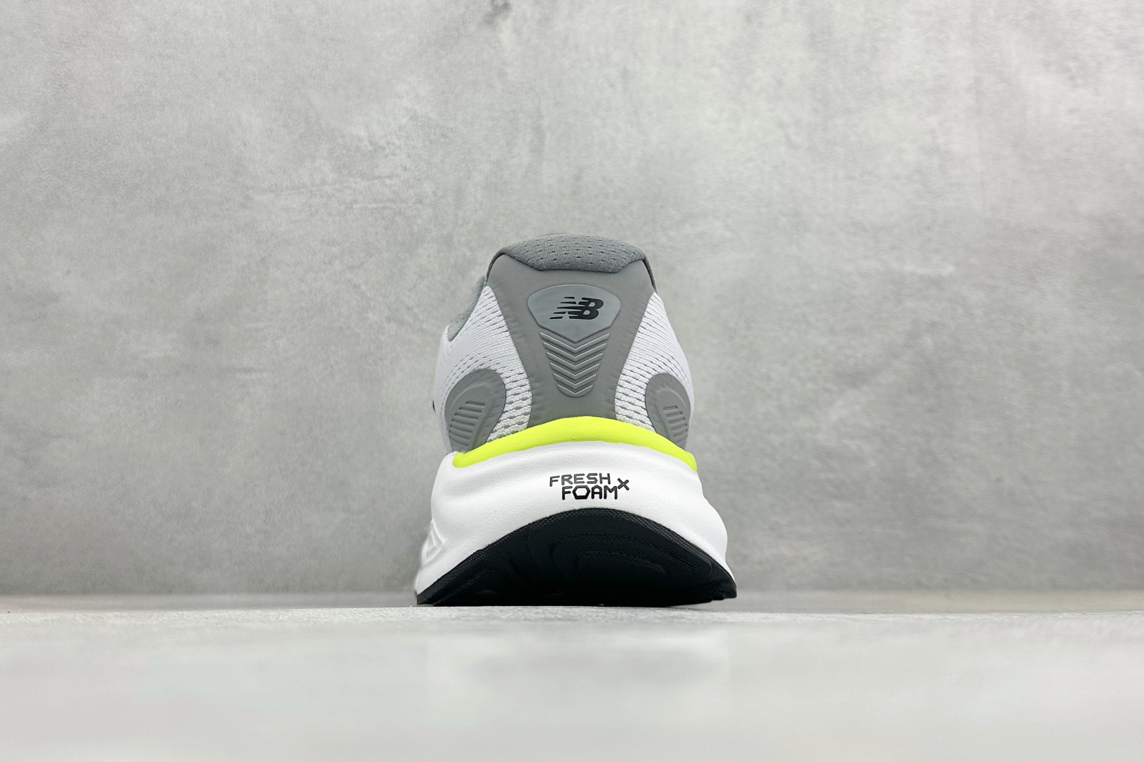 200 New Balance NB Fresh Foam 舒适运动织物防滑耐磨低帮马拉松跑步鞋 MMOR68L