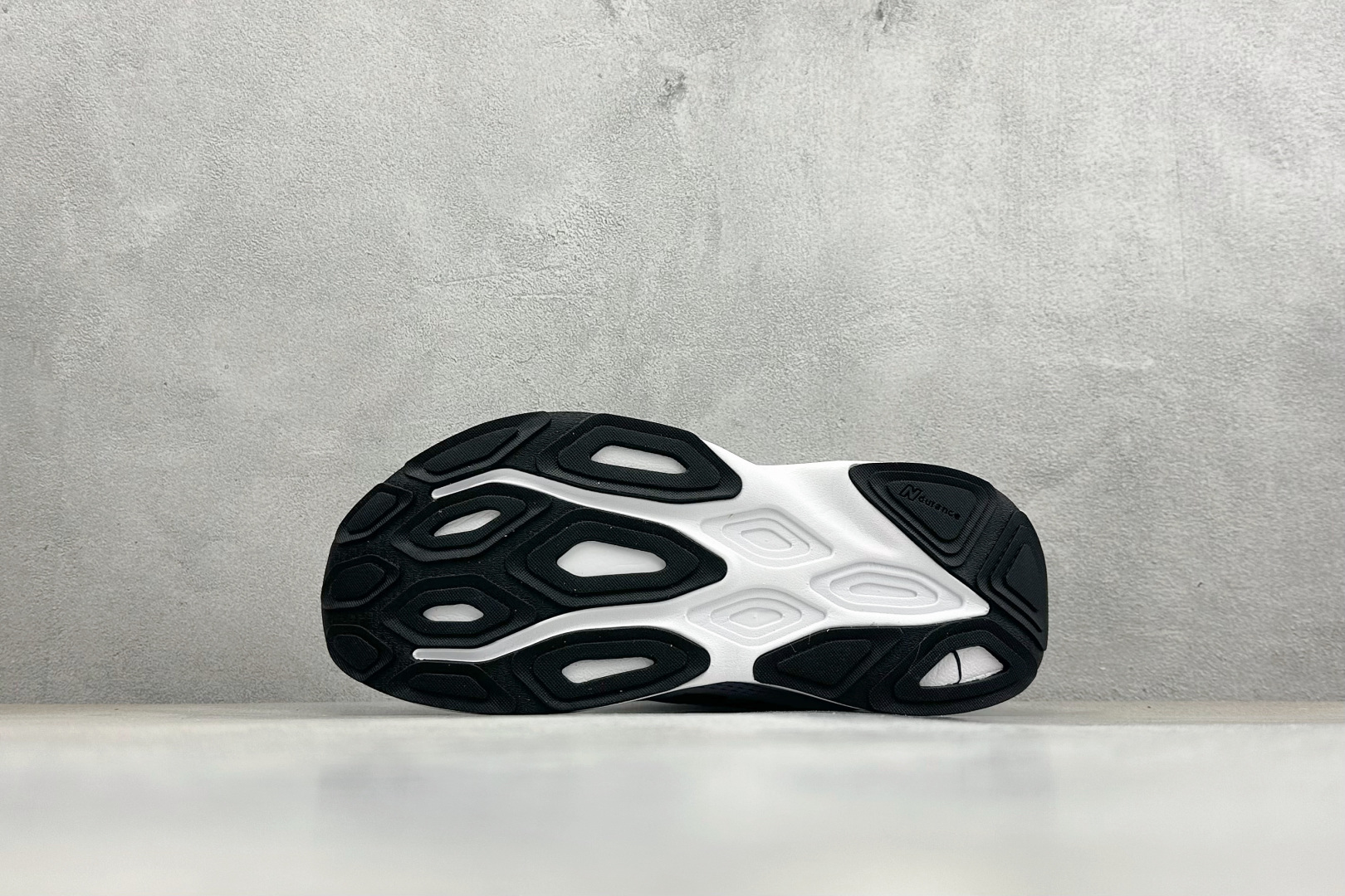 200 New Balance NB Fresh Foam 舒适运动织物防滑耐磨低帮马拉松跑步鞋 MMOR68L