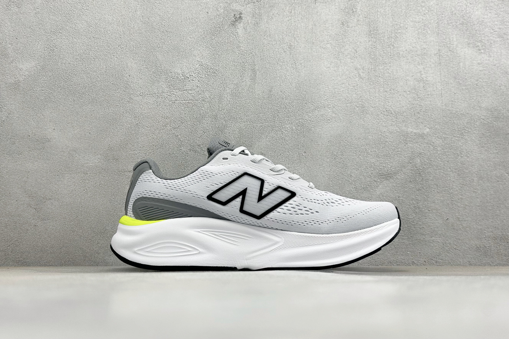 200 New Balance NB Fresh Foam 舒适运动织物防滑耐磨低帮马拉松跑步鞋 MMOR68L