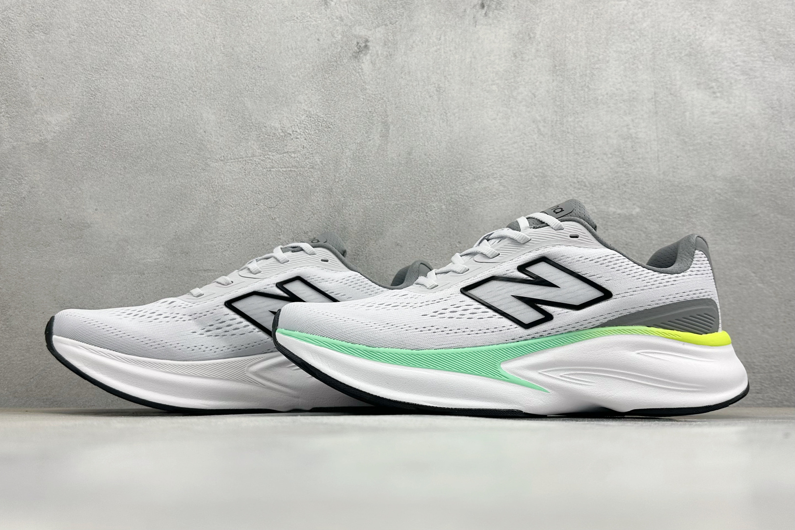 200 New Balance NB Fresh Foam 舒适运动织物防滑耐磨低帮马拉松跑步鞋 MMOR68L