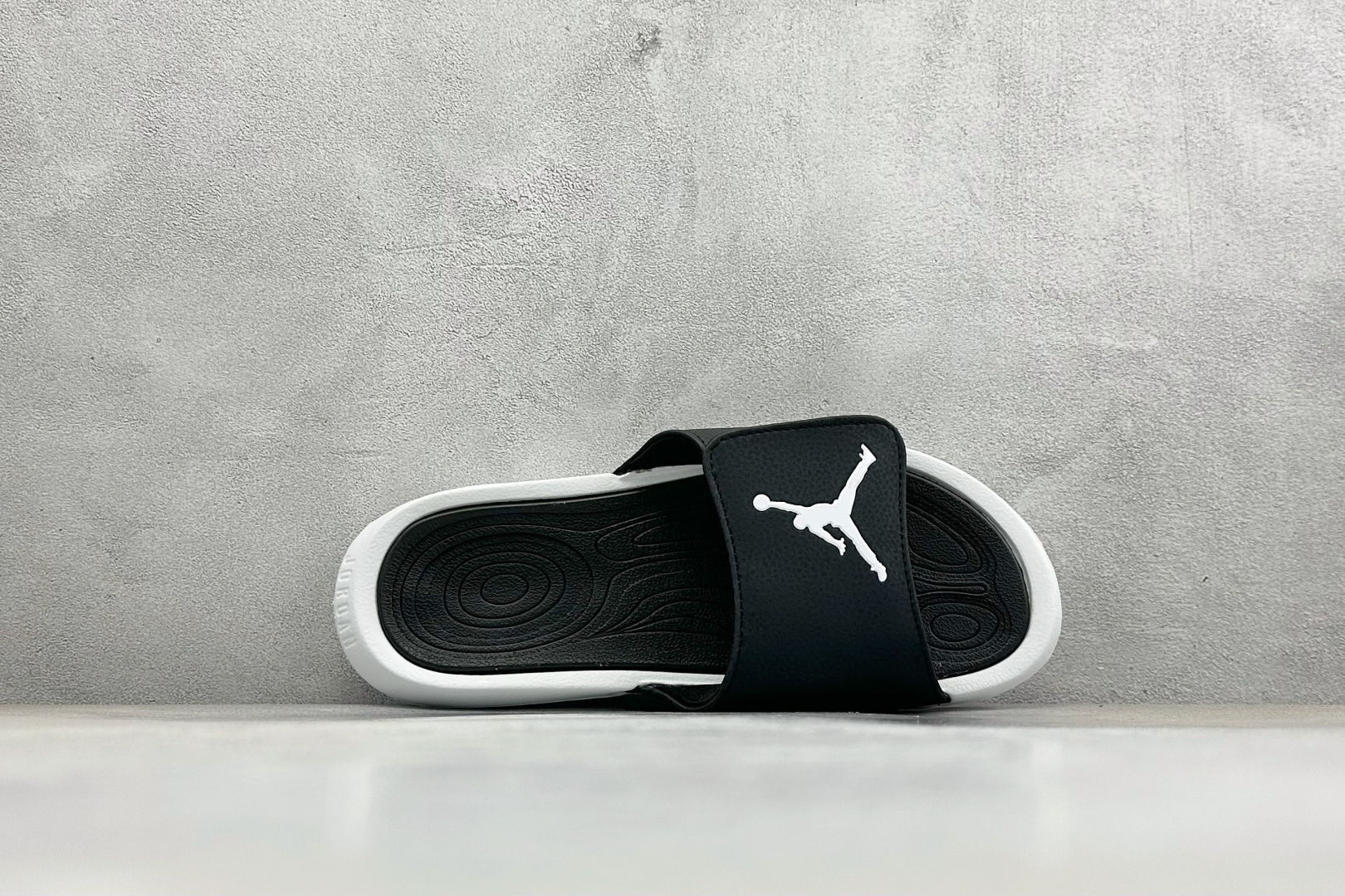 CX版JORDAN HYDRO XIII RETRO 舒适透气防滑魔术贴一字拖鞋 684920-005 CX版JORDAN HYDRO XIII RETRO 舒适透气防滑魔术贴一字拖鞋 684920-005