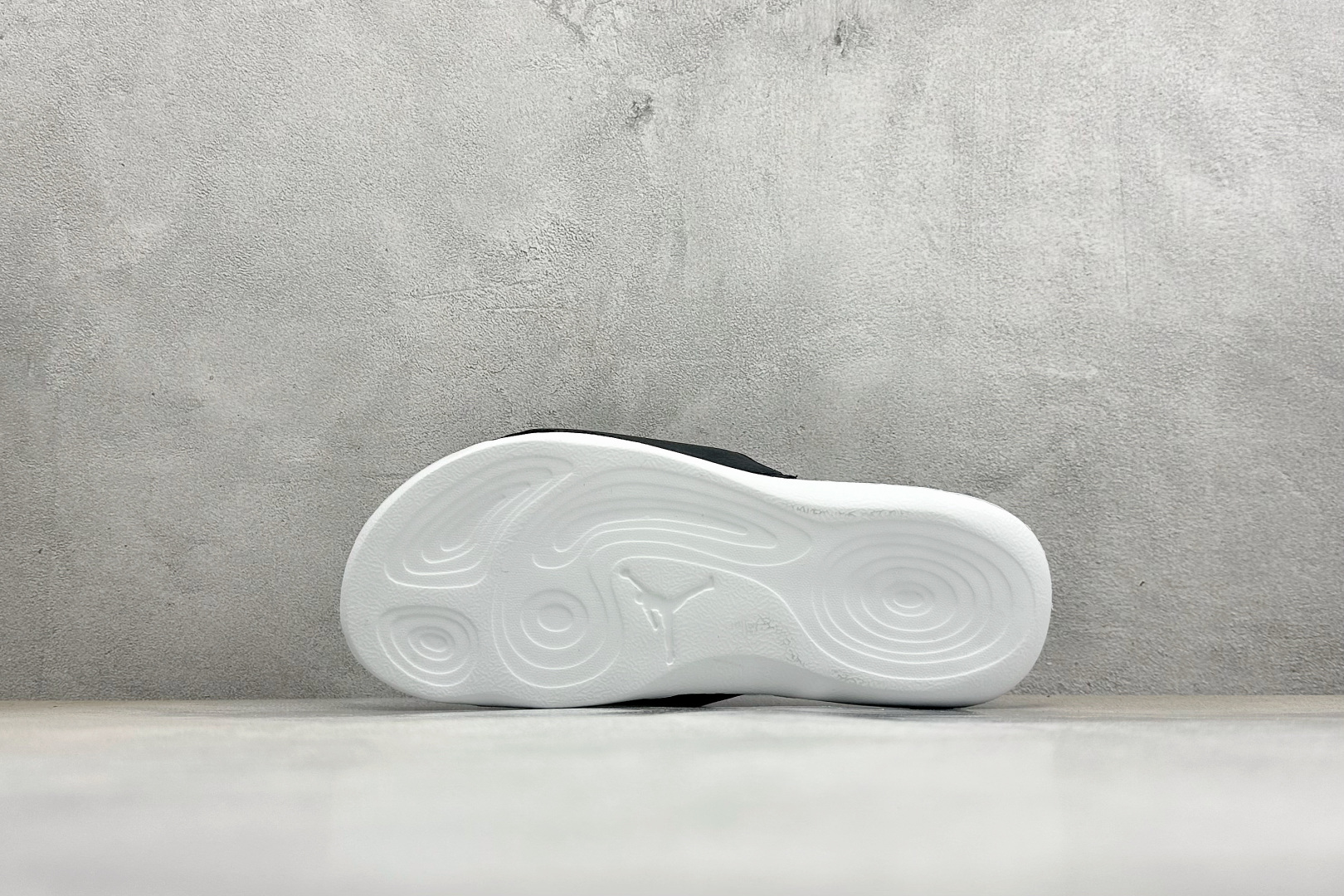 CX版JORDAN HYDRO XIII RETRO 舒适透气防滑魔术贴一字拖鞋 684920-005 CX版JORDAN HYDRO XIII RETRO 舒适透气防滑魔术贴一字拖鞋 684920-005