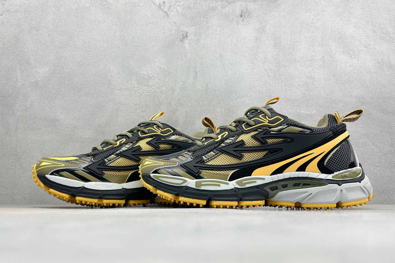 380 S版 Off-White 防滑耐磨透气性轻便跑鞋 OWIA295S26FAB