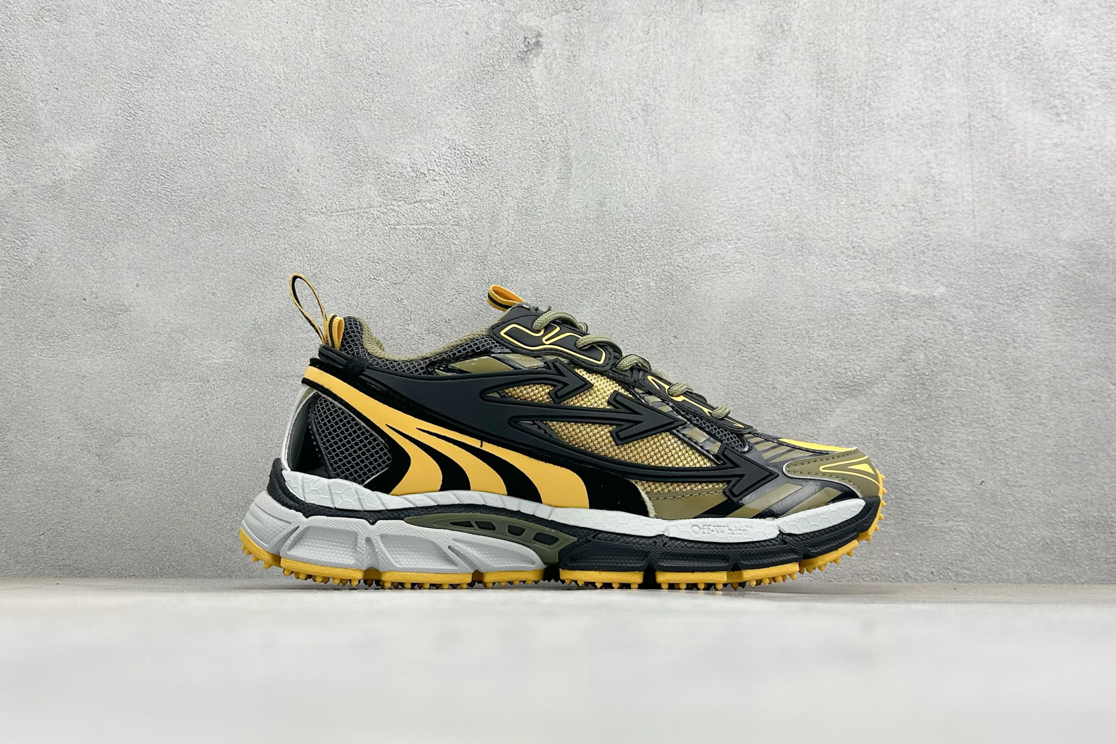 380 S版 Off-White 防滑耐磨透气性轻便跑鞋 OWIA295S26FAB