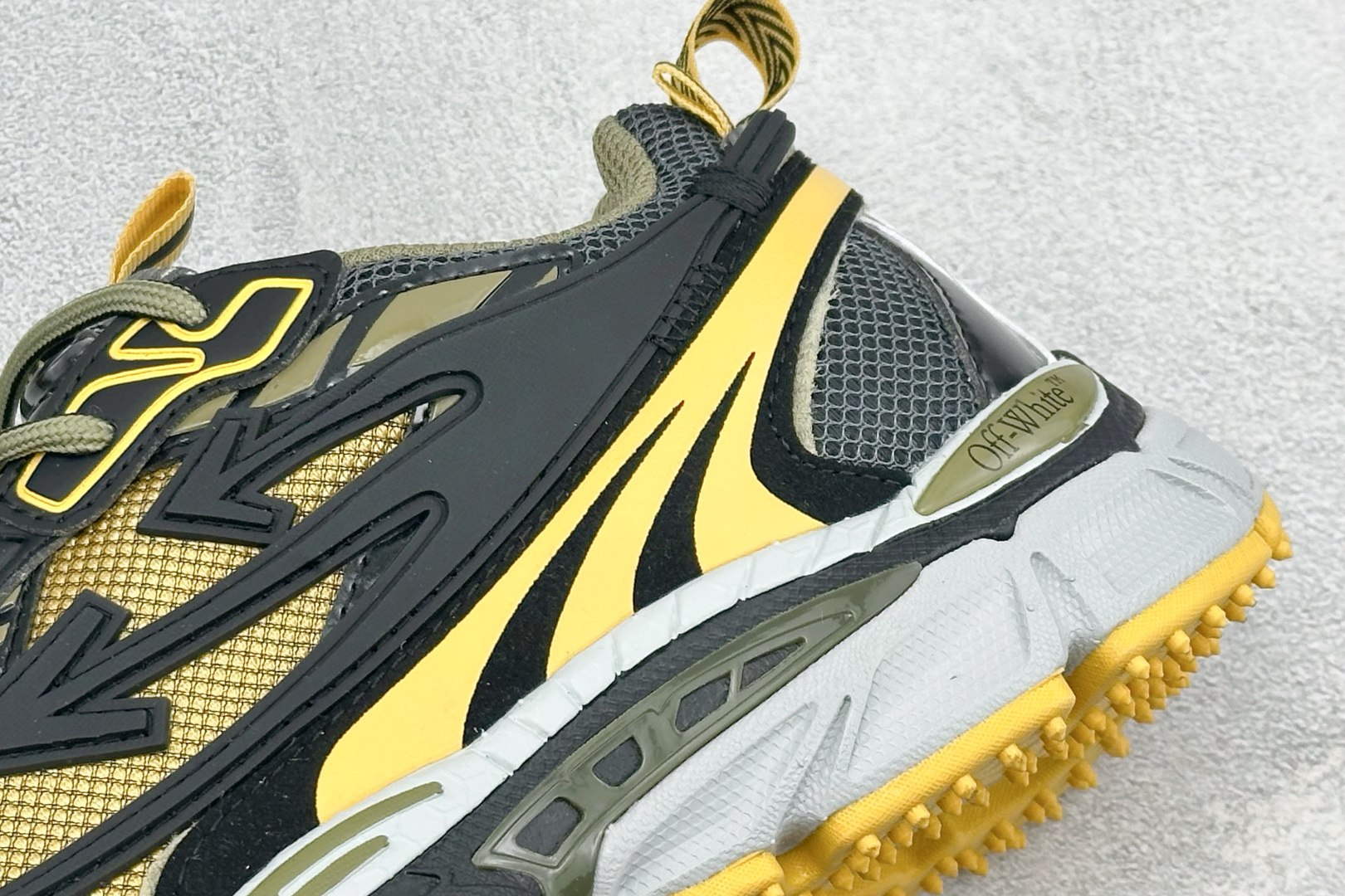 380 S版 Off-White 防滑耐磨透气性轻便跑鞋 OWIA295S26FAB