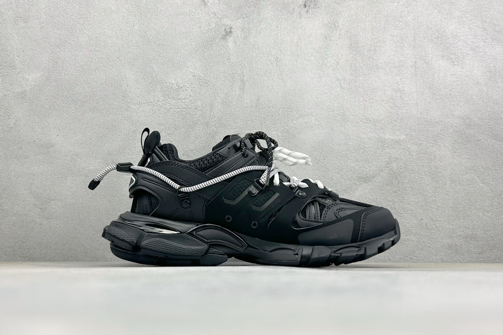 OBalenciaga Sneaker Tess s.Gomma 巴黎3.0 三代户外网面概念鞋 800592WTRHK OBalenciaga Sneaker Tess s.Gomma 巴黎3.0 三代户外网面概念鞋 800592WTRHK
