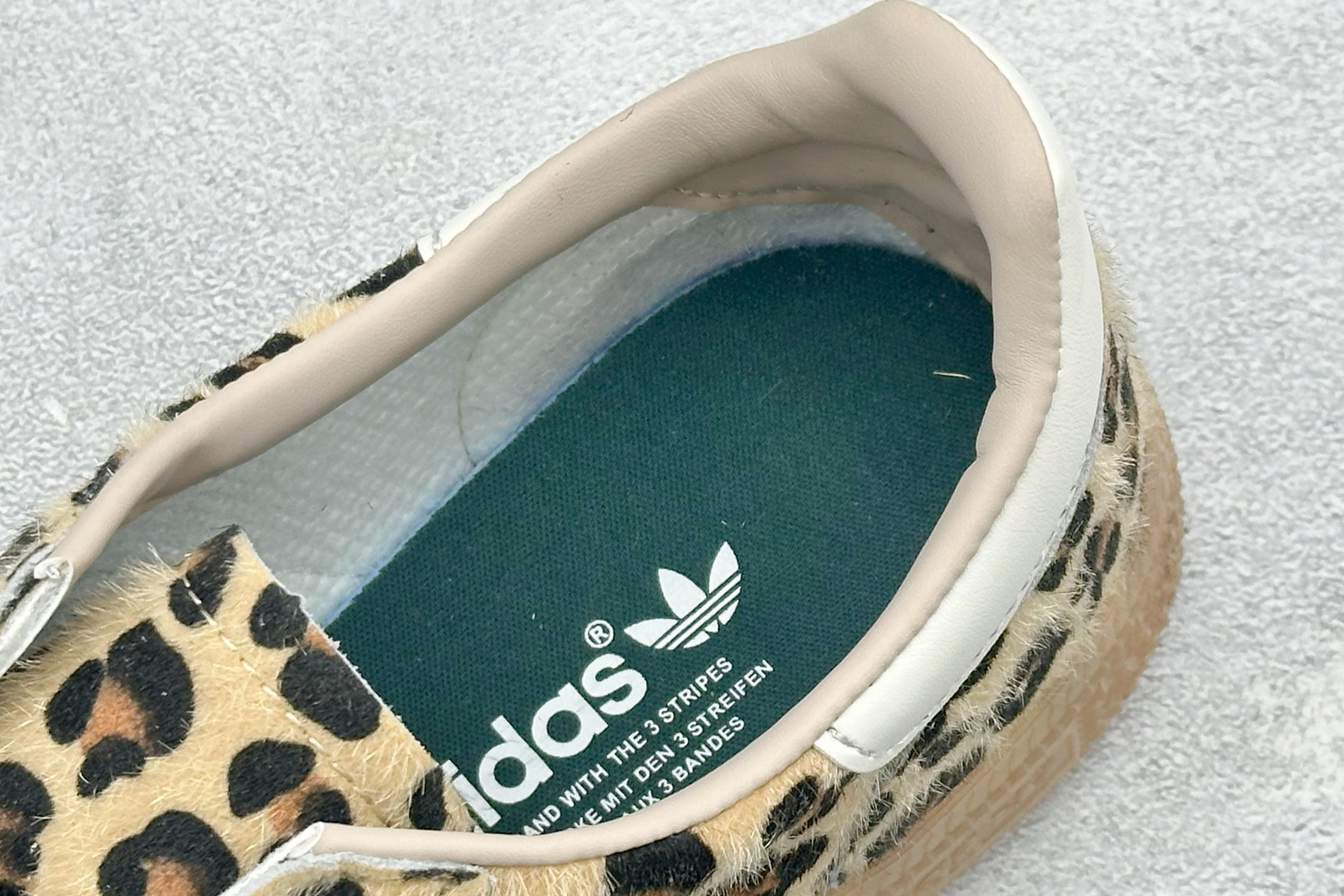 FX版Ad Handball Spezial 阿迪达斯经典款复古休闲板鞋 KI6678 FX版Ad Handball Spezial 阿迪达斯经典款复古休闲板鞋 KI6678