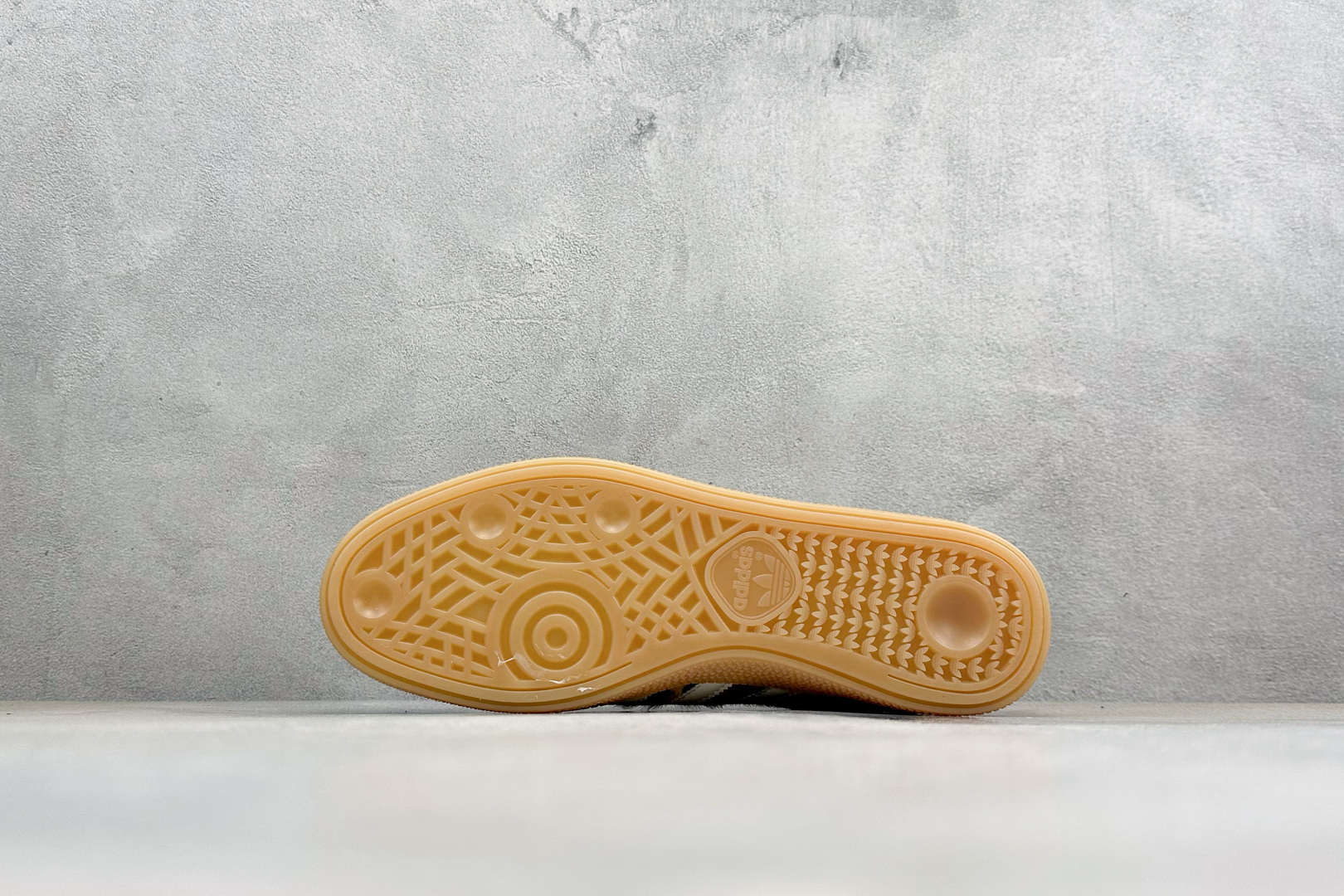 FX版Ad Handball Spezial 阿迪达斯经典款复古休闲板鞋 KI6678 FX版Ad Handball Spezial 阿迪达斯经典款复古休闲板鞋 KI6678