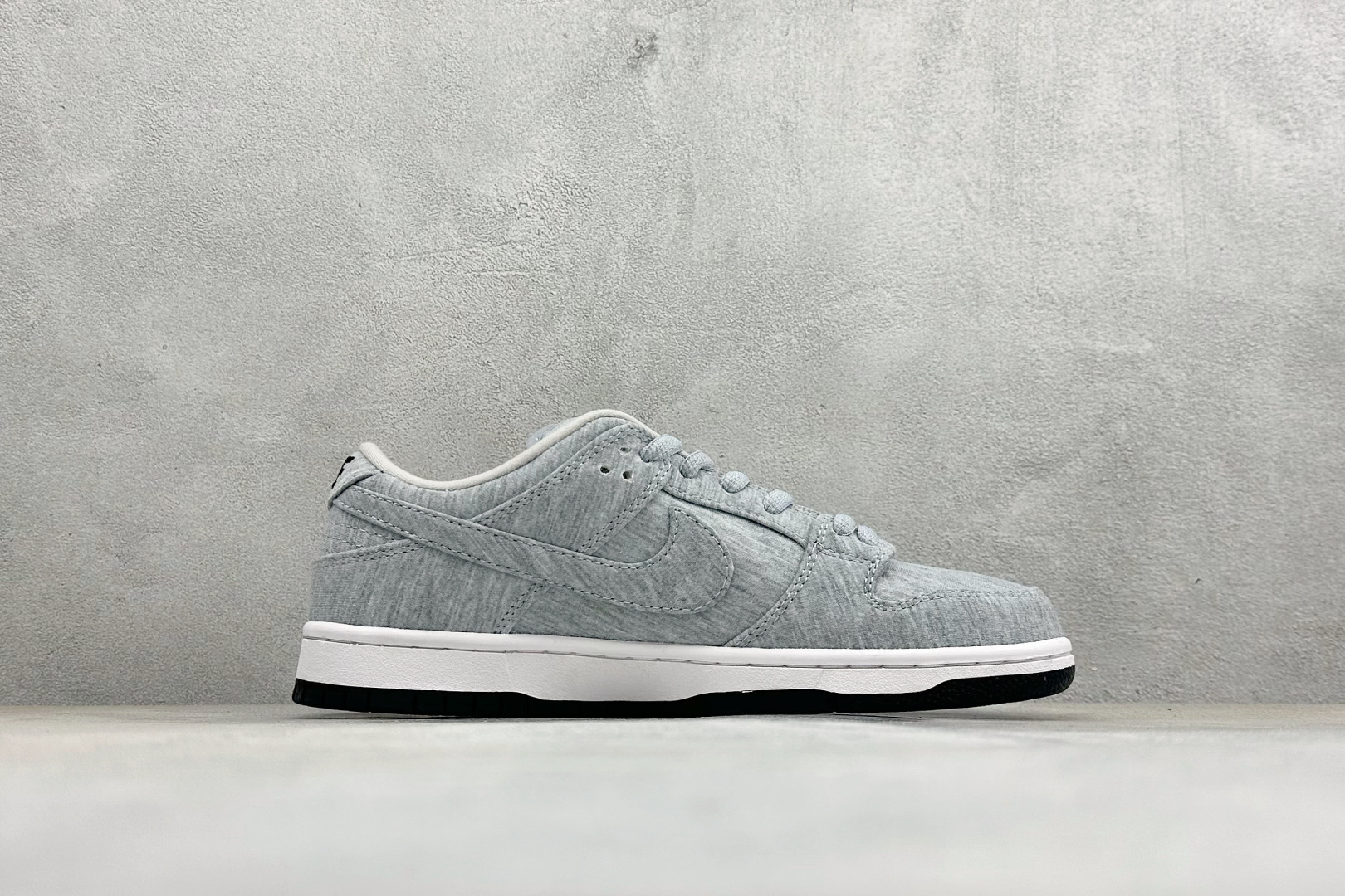 K版Nike SB Dunk Low 灰色 低帮休闲板鞋 IF0673-001 K版Nike SB Dunk Low 灰色 低帮休闲板鞋 IF0673-001