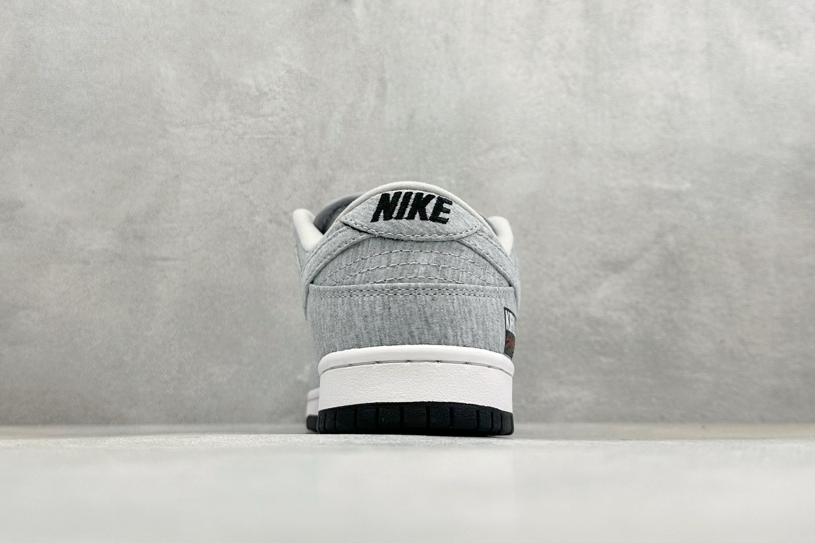 K版Nike SB Dunk Low 灰色 低帮休闲板鞋 IF0673-001 K版Nike SB Dunk Low 灰色 低帮休闲板鞋 IF0673-001